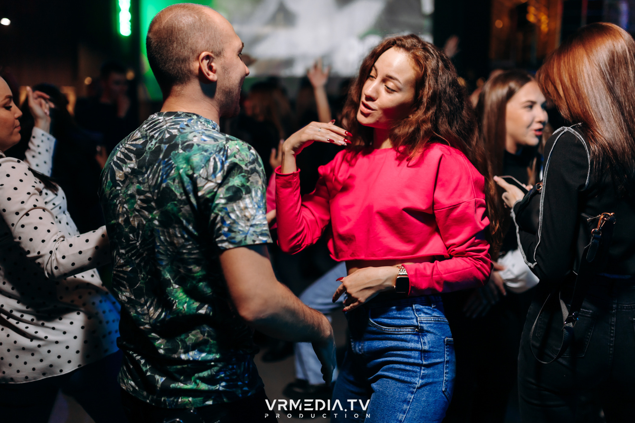 Выходные в баре «DOSKI»