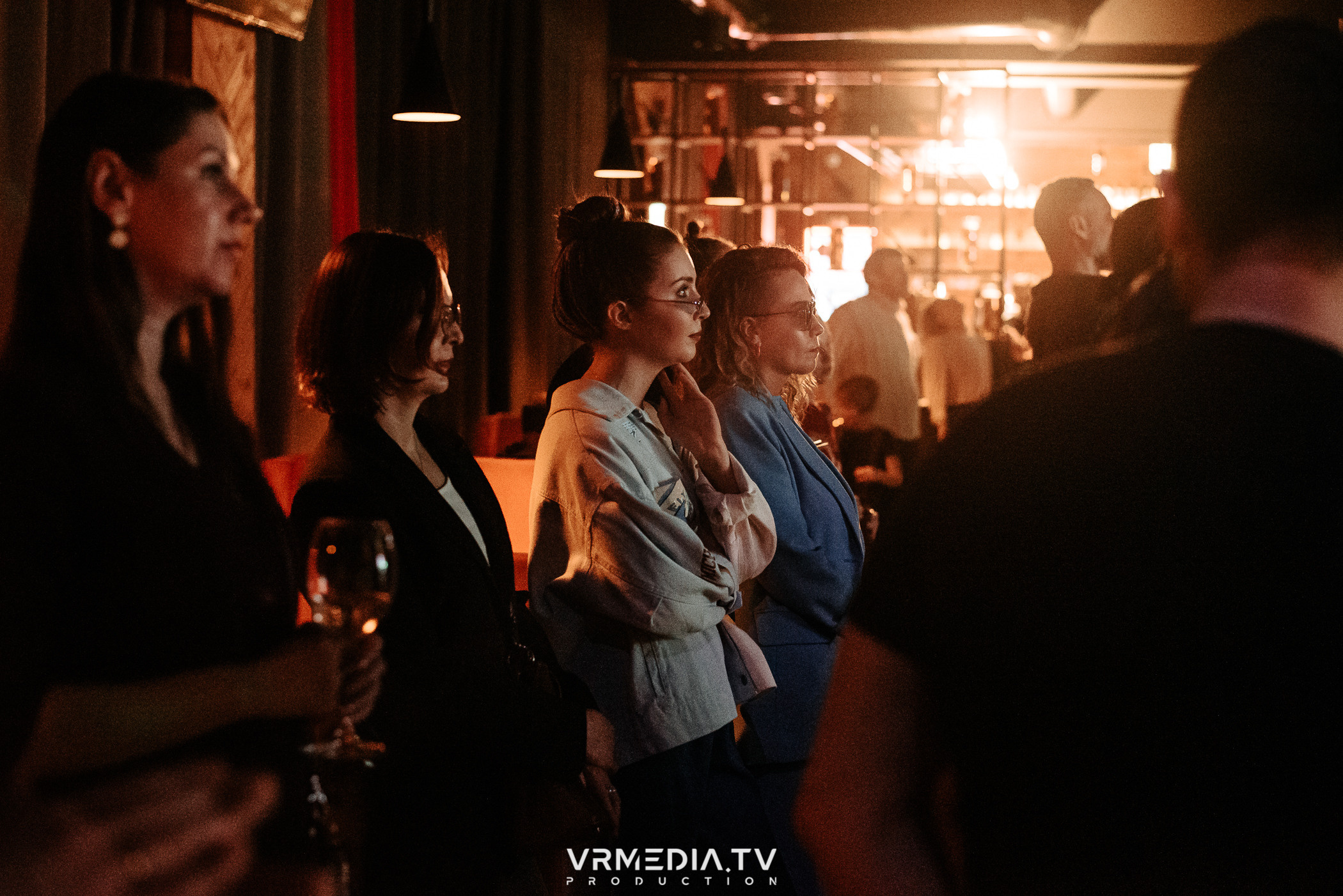 Джазовая среда: BBQueen: Переменная облачность