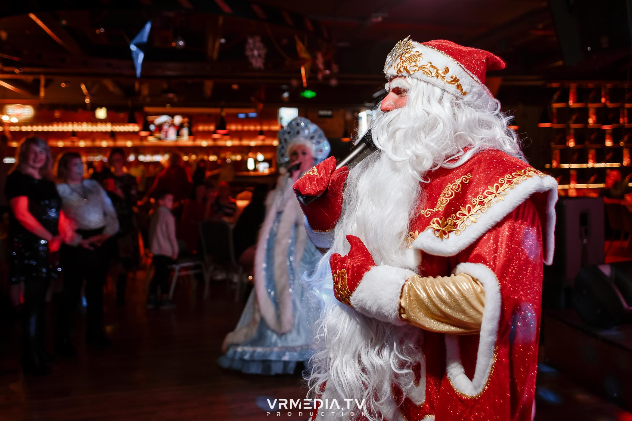 Жаркий новогодний корпоратив в гриль-баре «Жара»