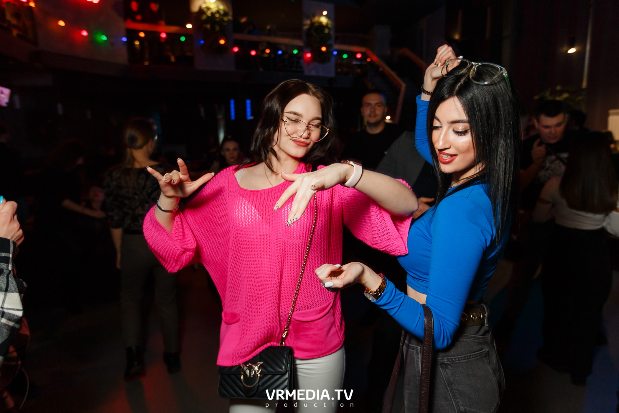 Выходные в баре «DOSKI»