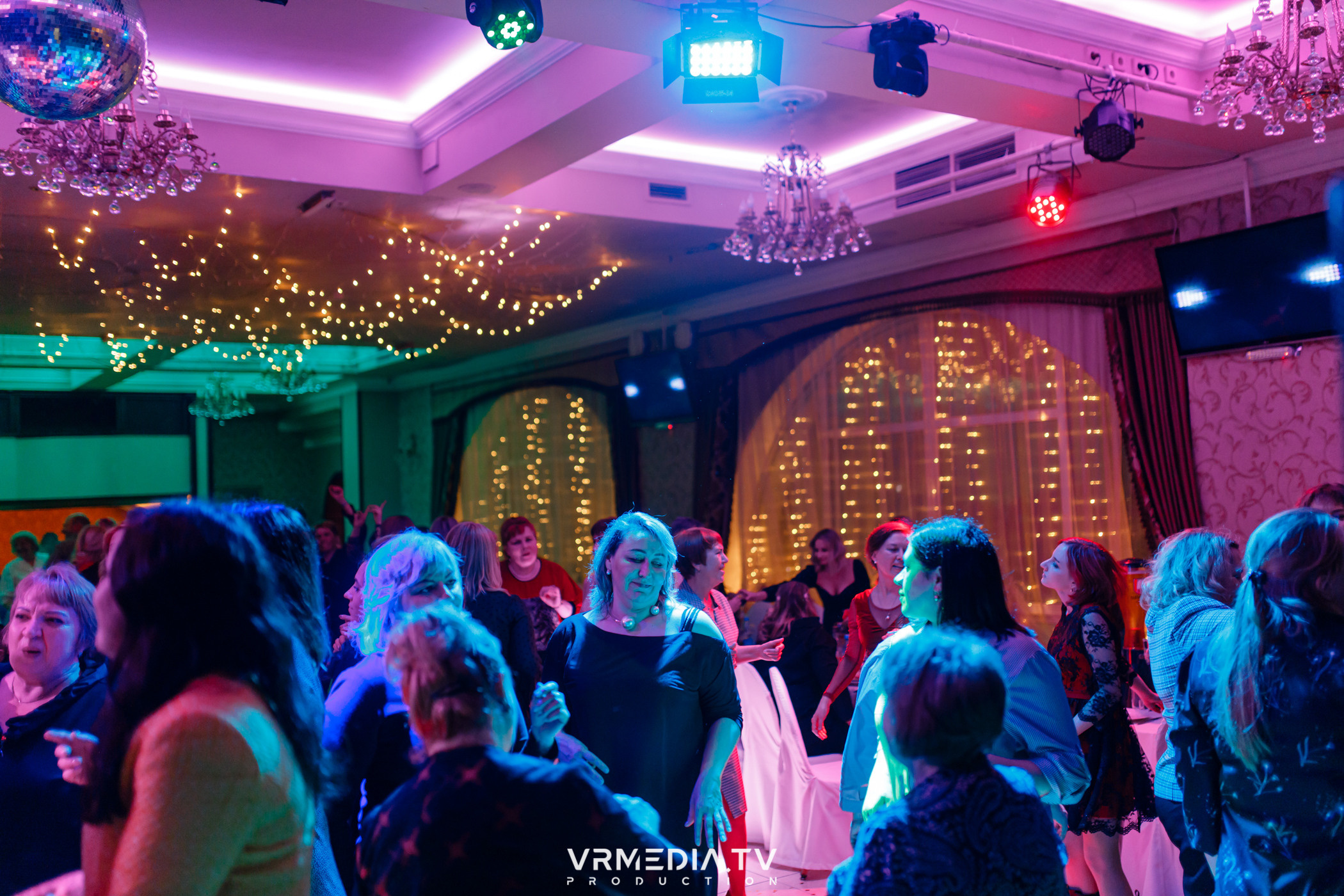 Международный женский день в ресторане «Лазурный Берег»