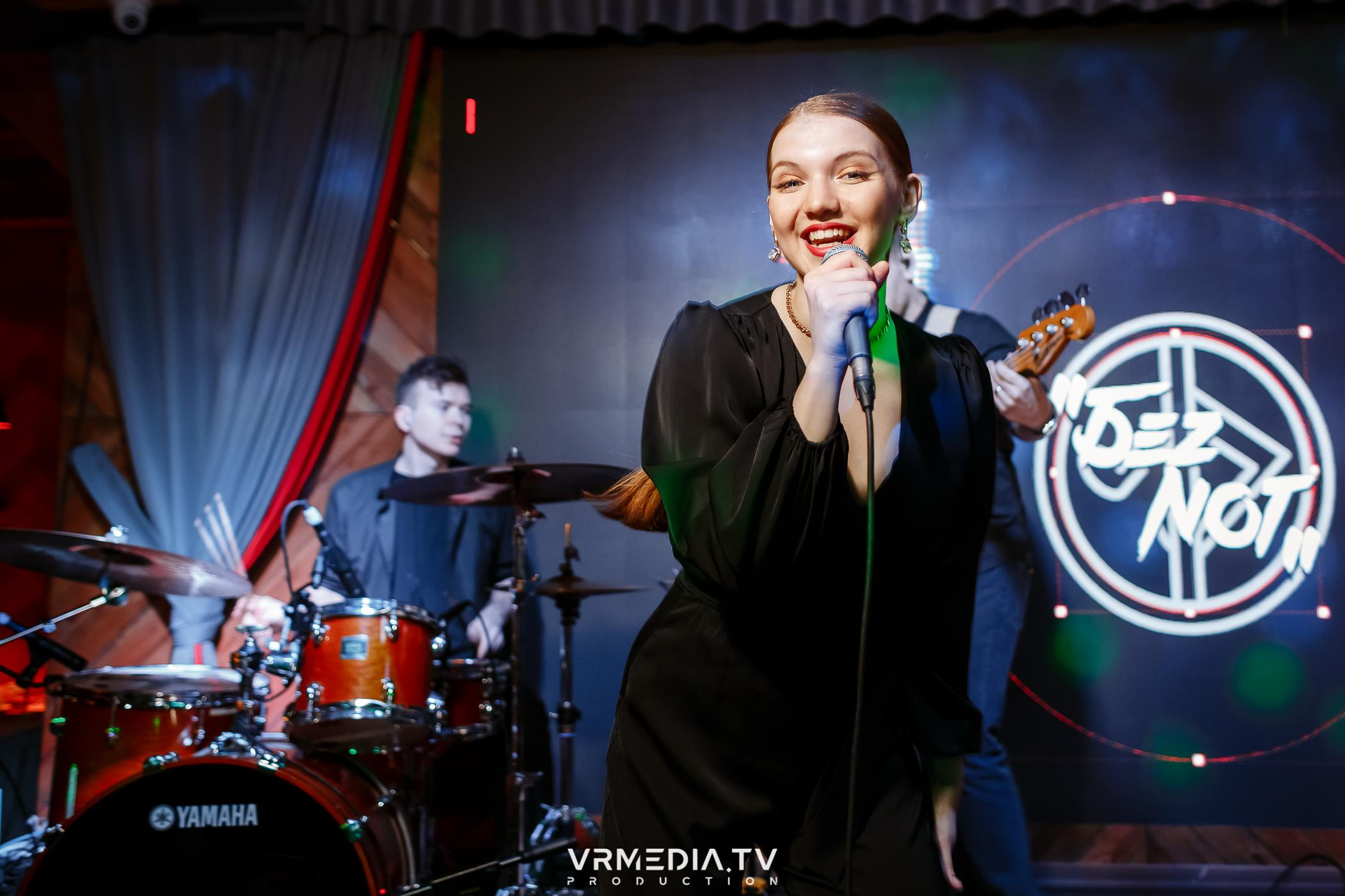 Жаркий новогодний корпоратив в гриль-баре «Жара»