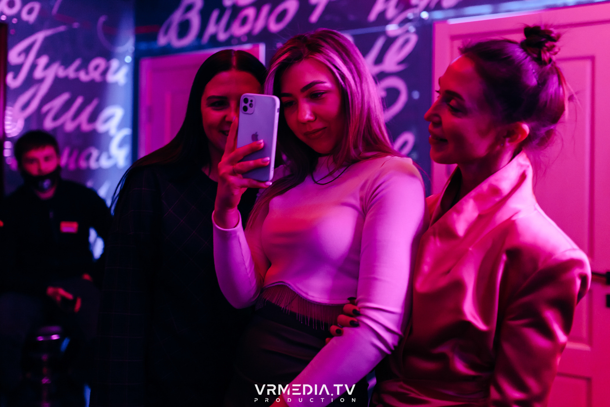 Новогодние корпоративы в караоке-баре «Опера»