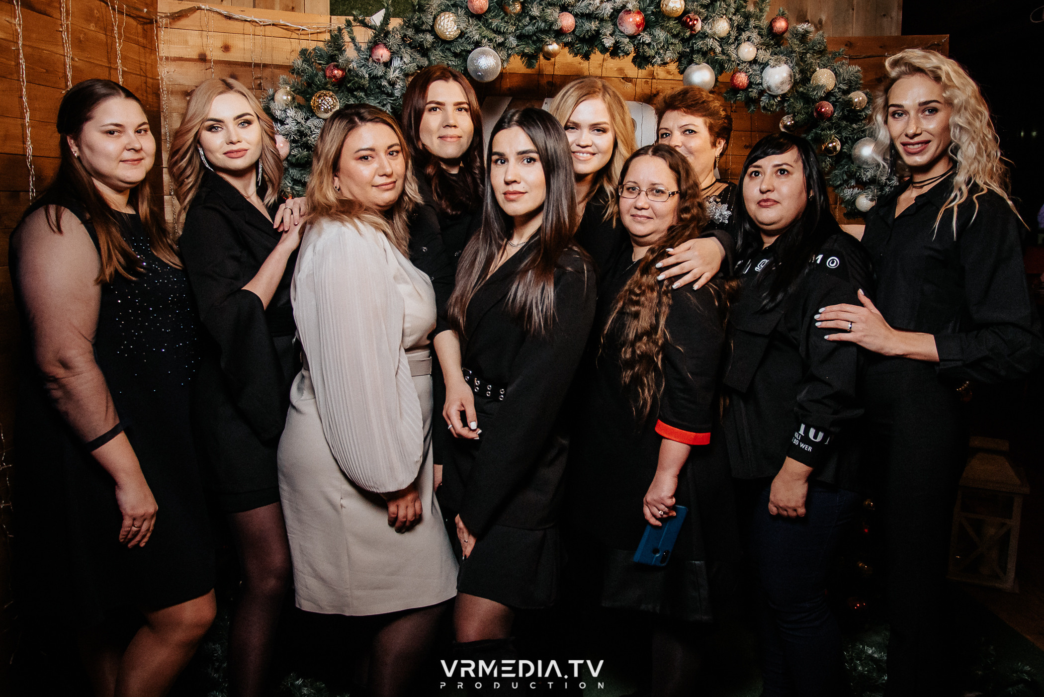 Жаркий новогодний корпоратив в гриль-баре «Жара»