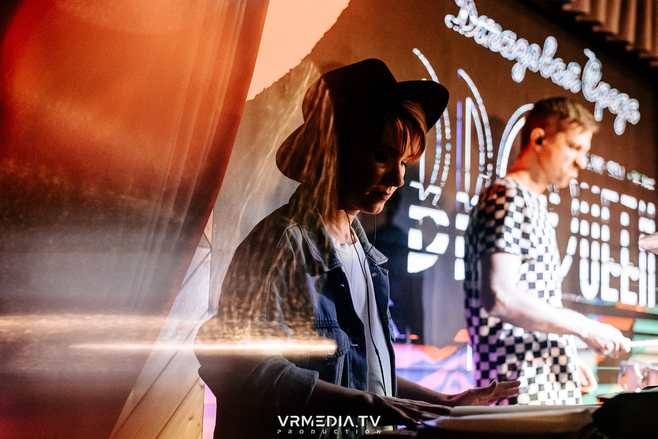 Джазовая среда: BBQueen: Переменная облачность