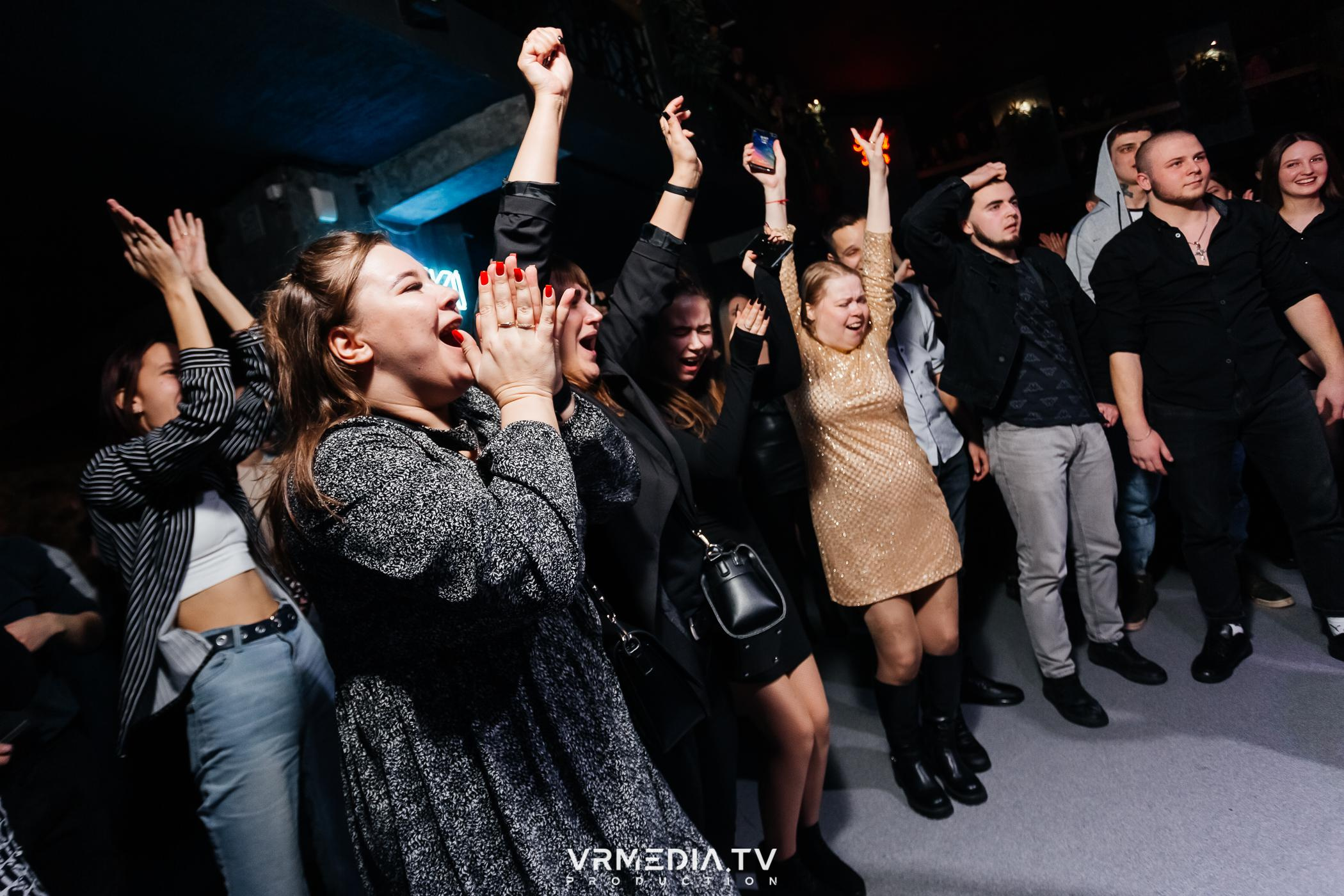 Выходные в баре «DOSKI»