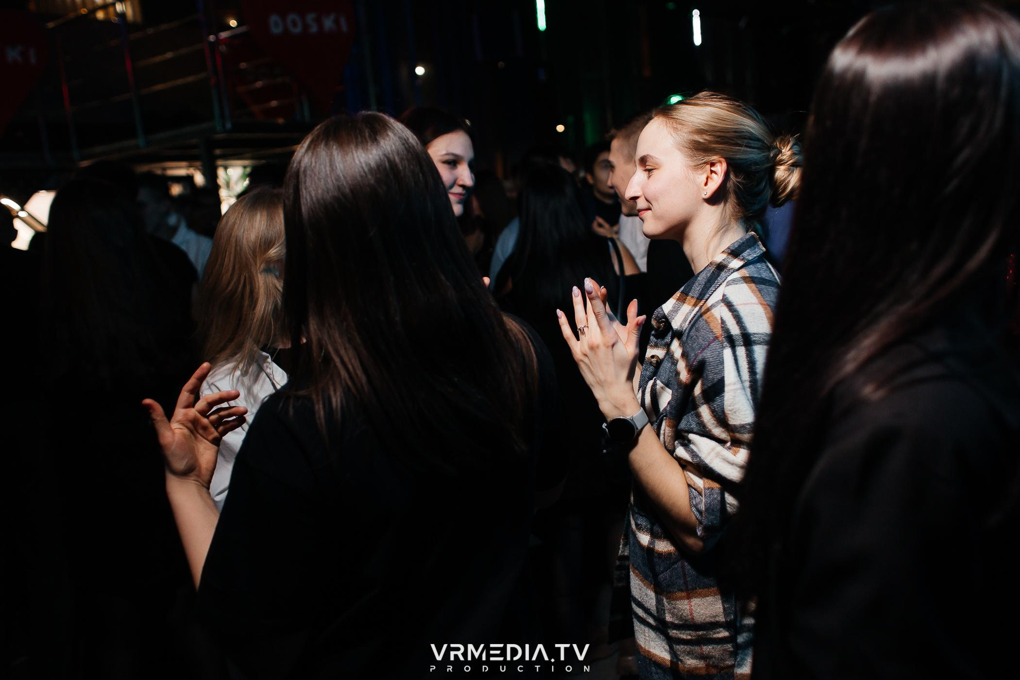 Выходные в баре «DOSKI»