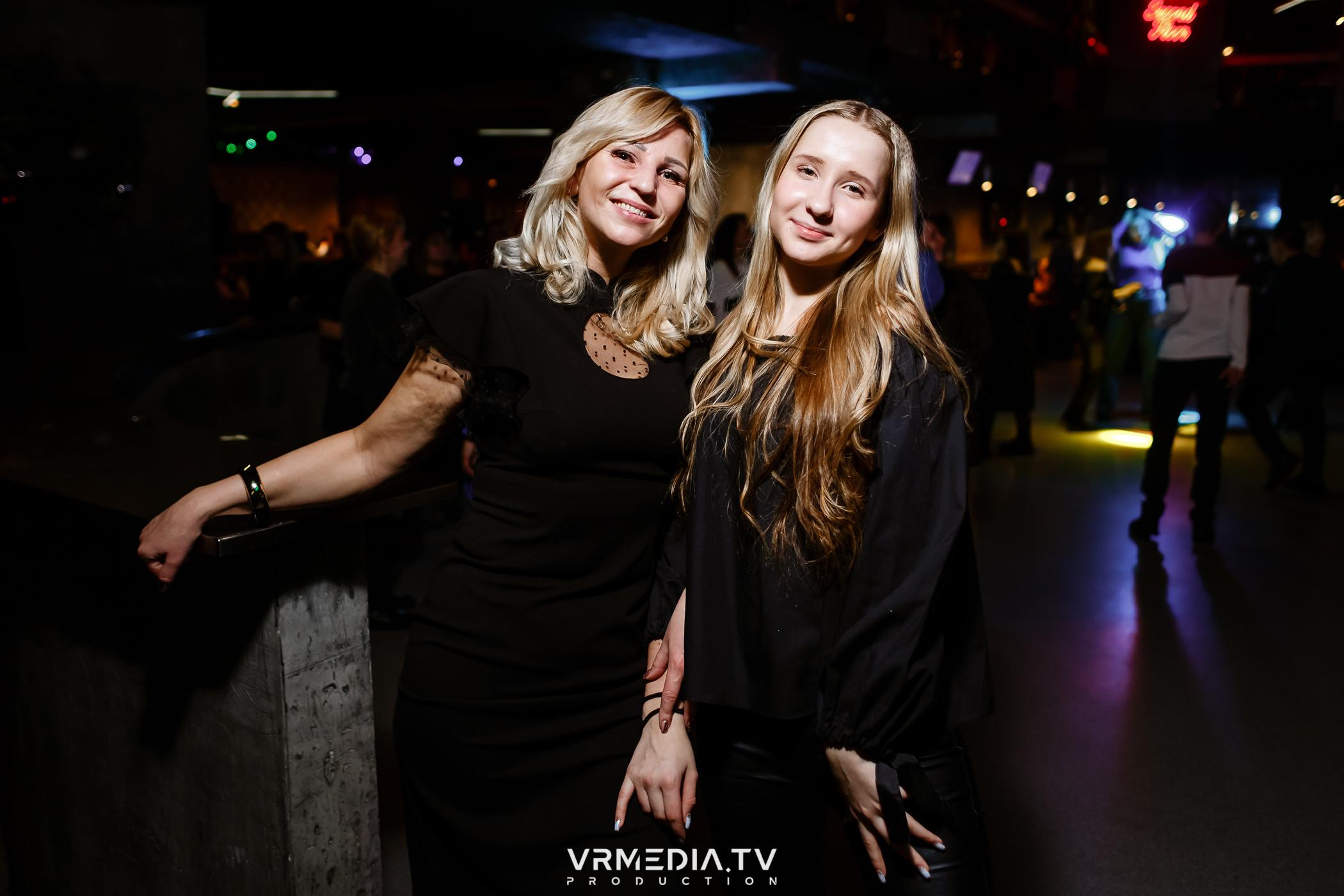 Выходные в баре «DOSKI»