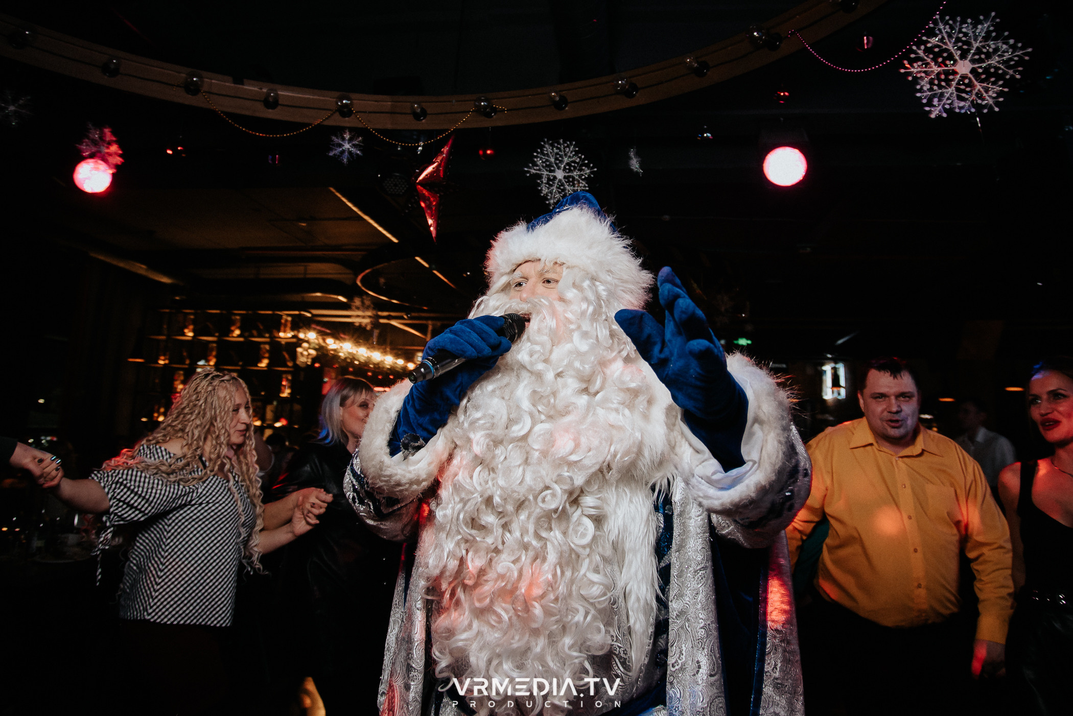 Жаркий новогодний корпоратив в гриль-баре «Жара»