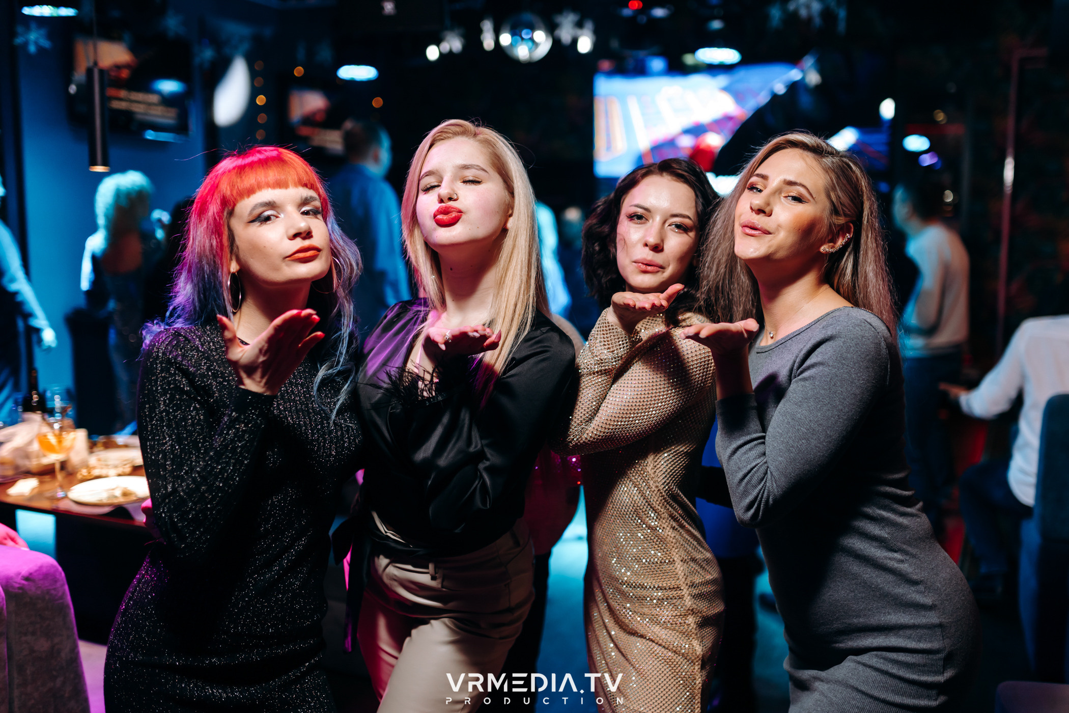 Новогодние корпоративы в караоке-баре «Опера»