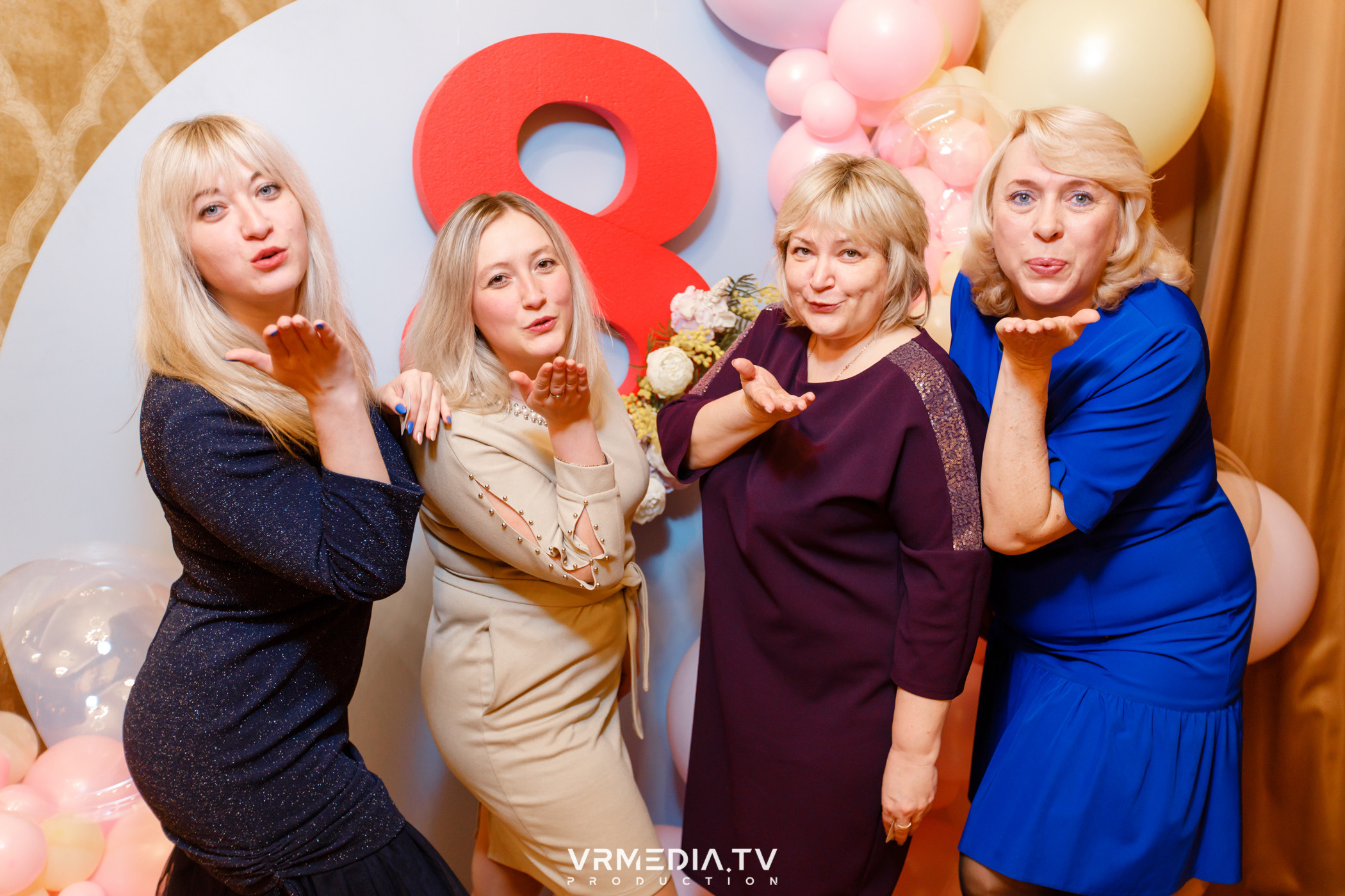 Международный женский день в ресторане «Лазурный Берег»