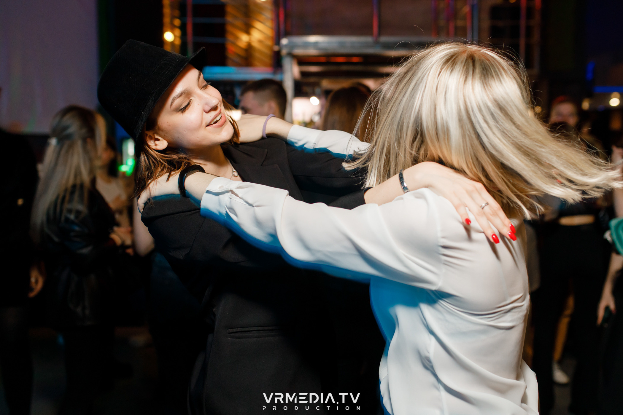 Выходные в баре «DOSKI»