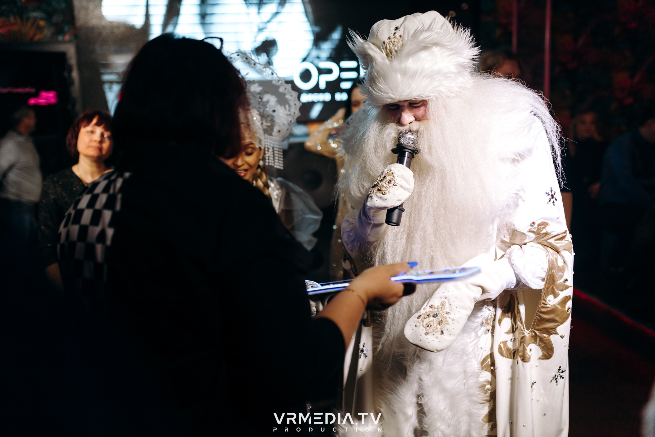 Новогодние корпоративы в караоке-баре «Опера»