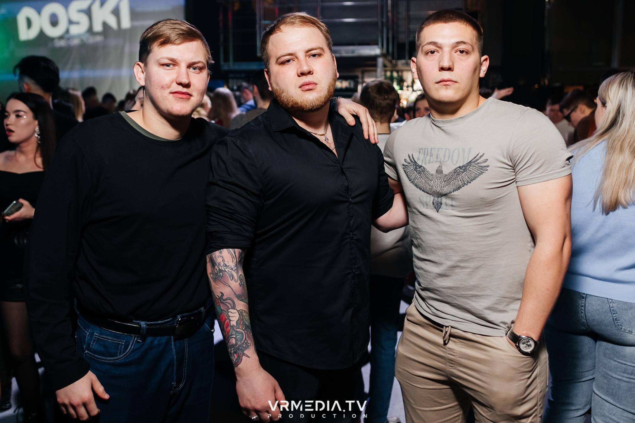 Выходные в баре «DOSKI»