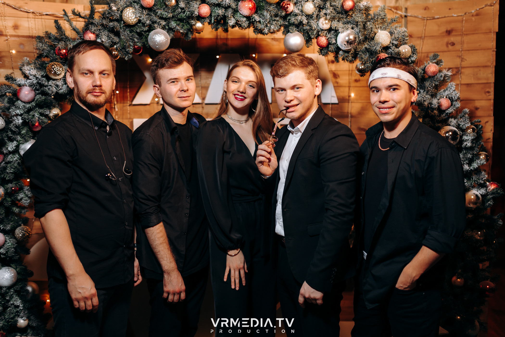 Жаркий новогодний корпоратив в гриль-баре «Жара»