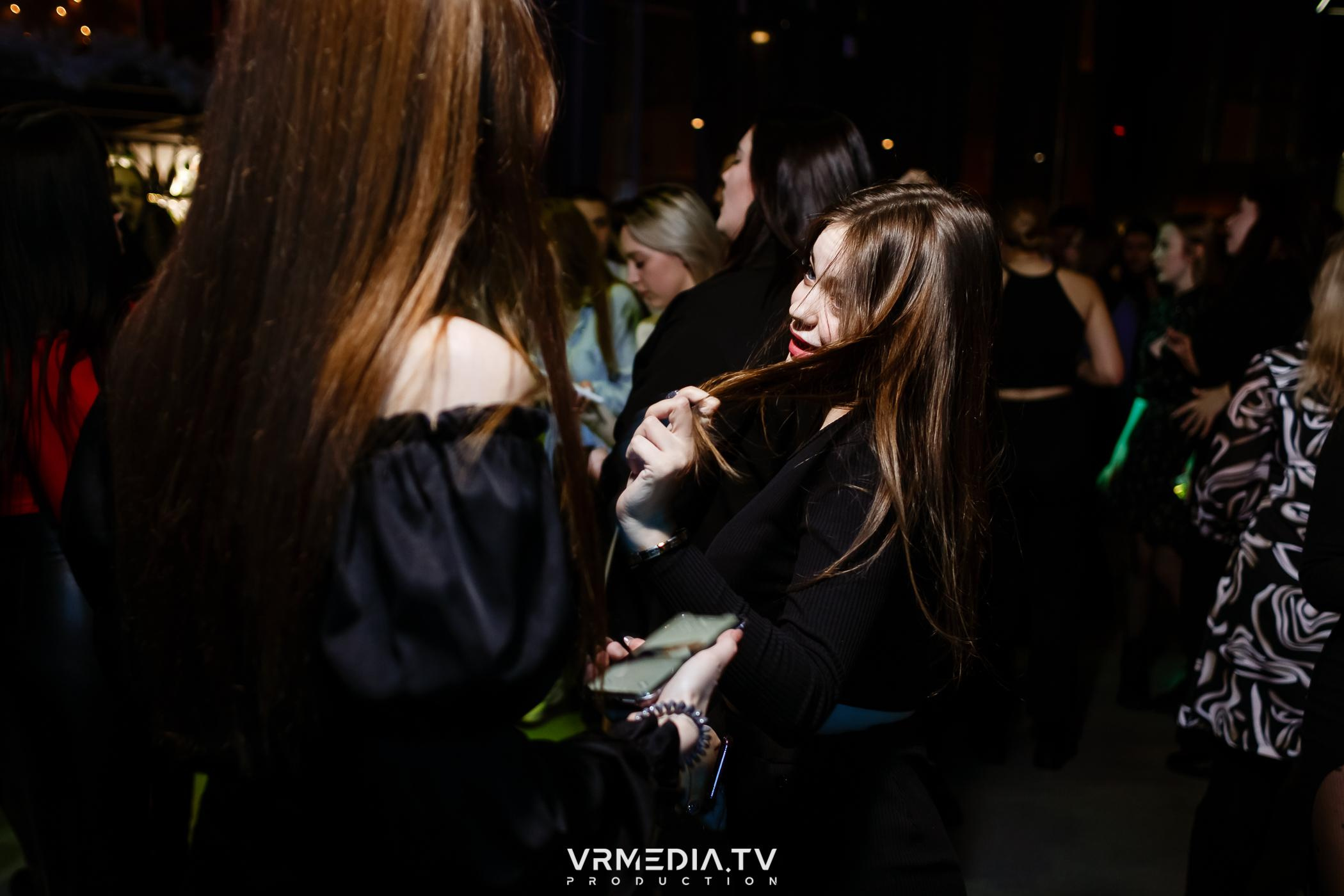 Выходные в баре «DOSKI»