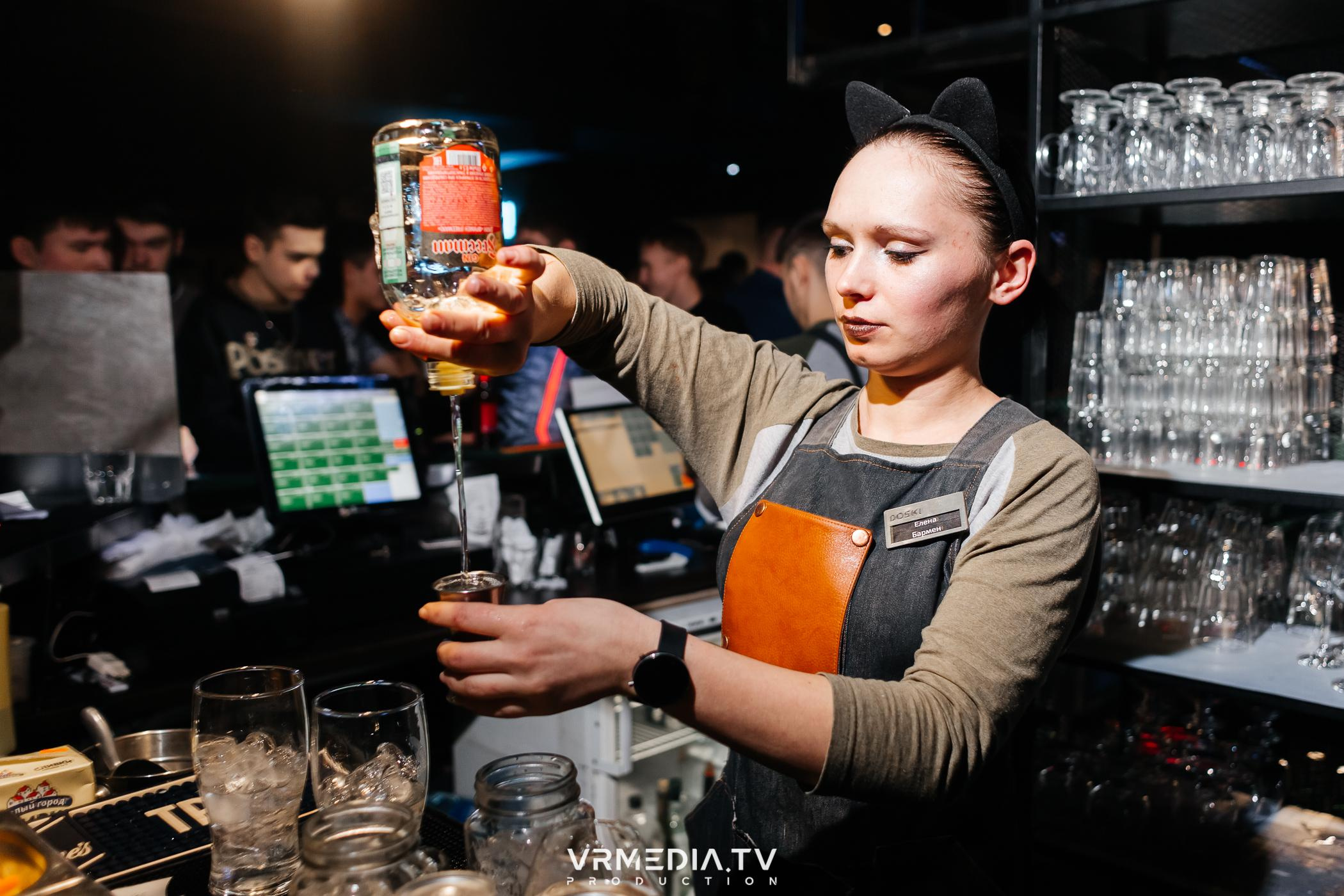 Выходные в баре «DOSKI»