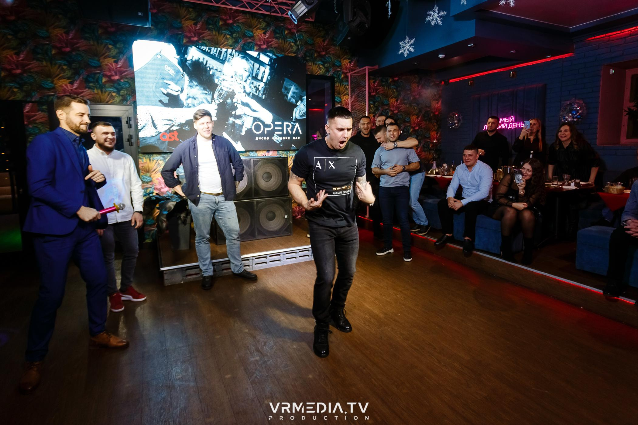 Новогодние корпоративы в караоке-баре «Опера»