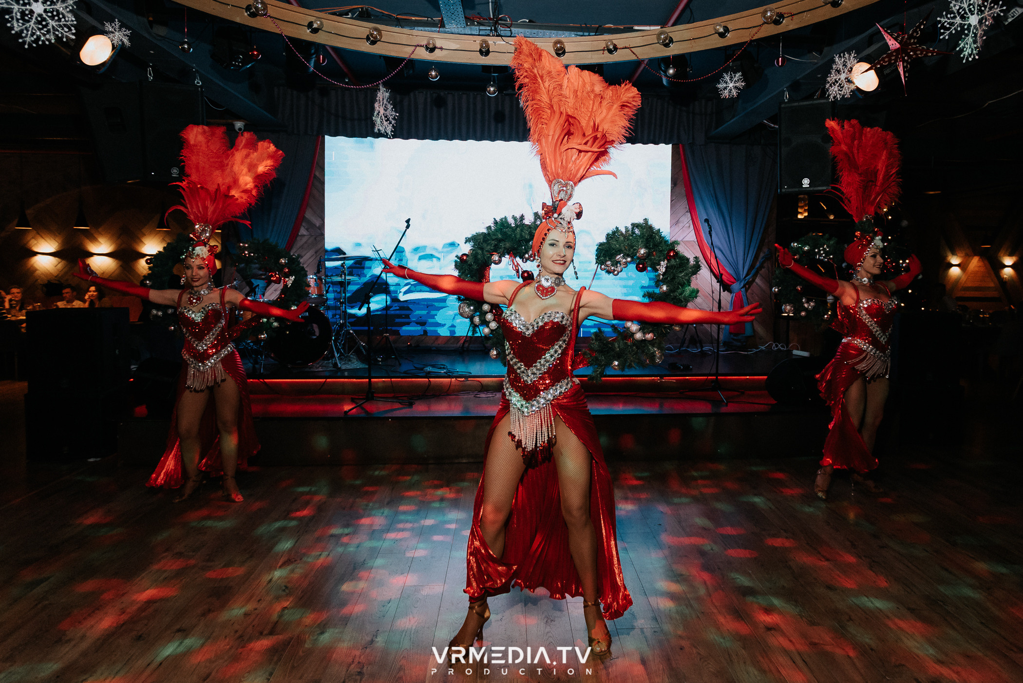 Жаркий новогодний корпоратив в гриль-баре «Жара»