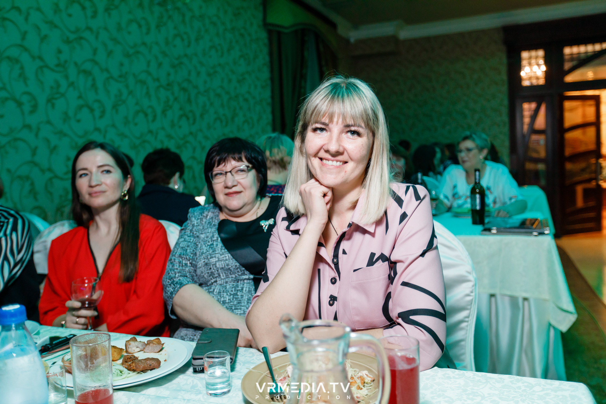 Международный женский день в ресторане «Лазурный Берег»