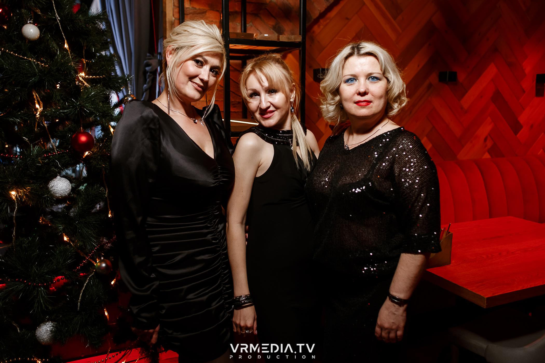 Жаркий новогодний корпоратив в гриль-баре «Жара»