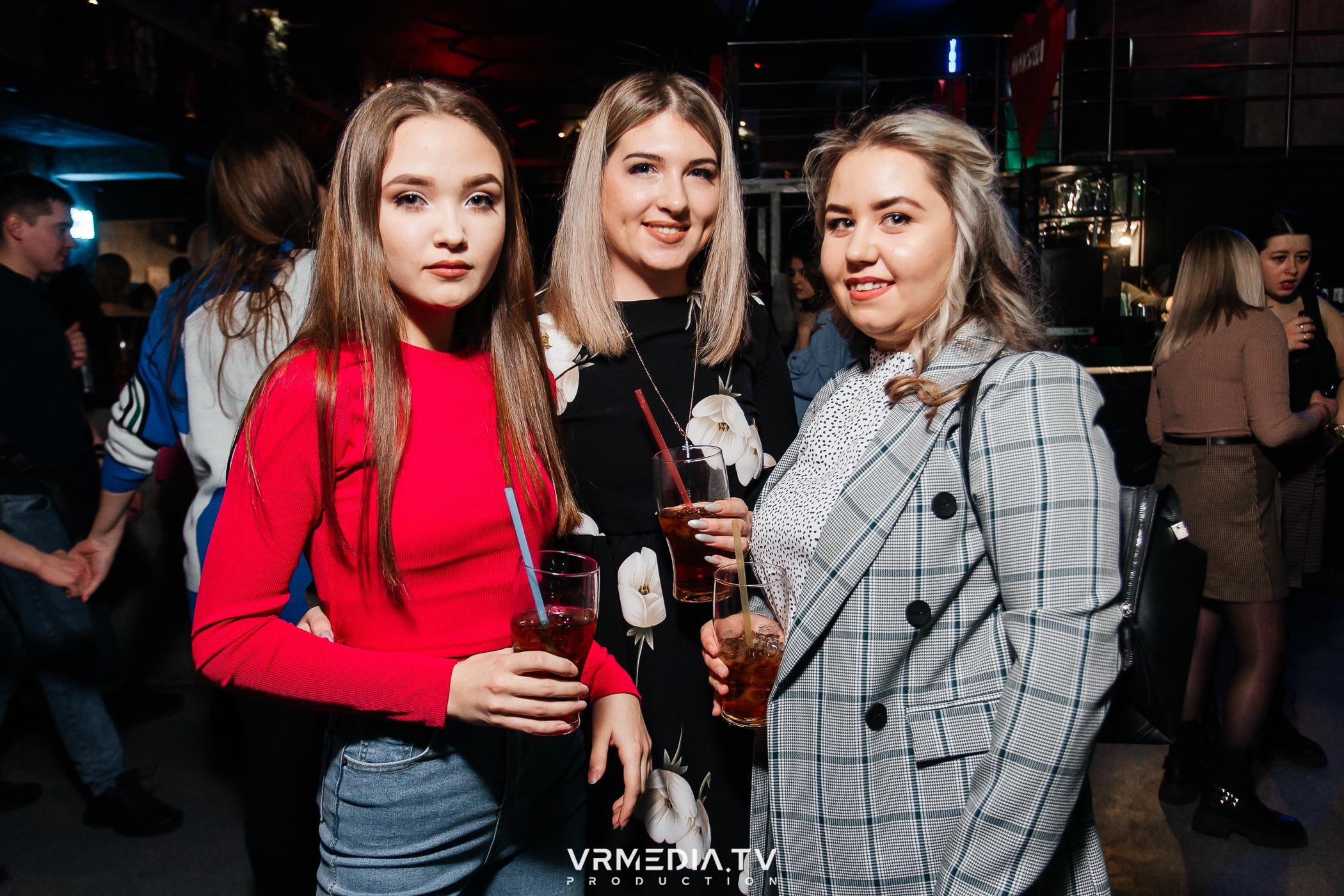 Выходные в баре «DOSKI»