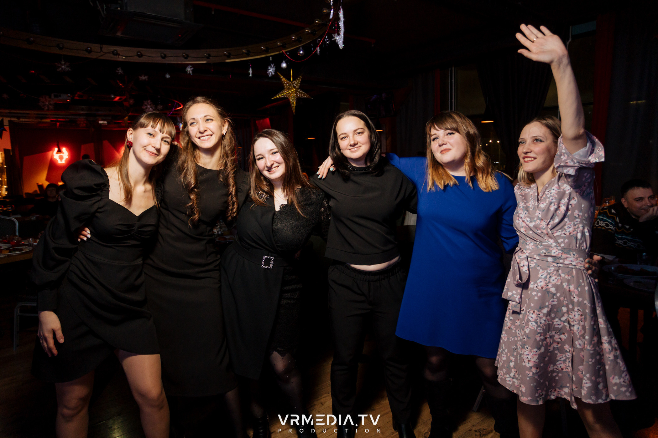 Жаркий новогодний корпоратив в гриль-баре «Жара»