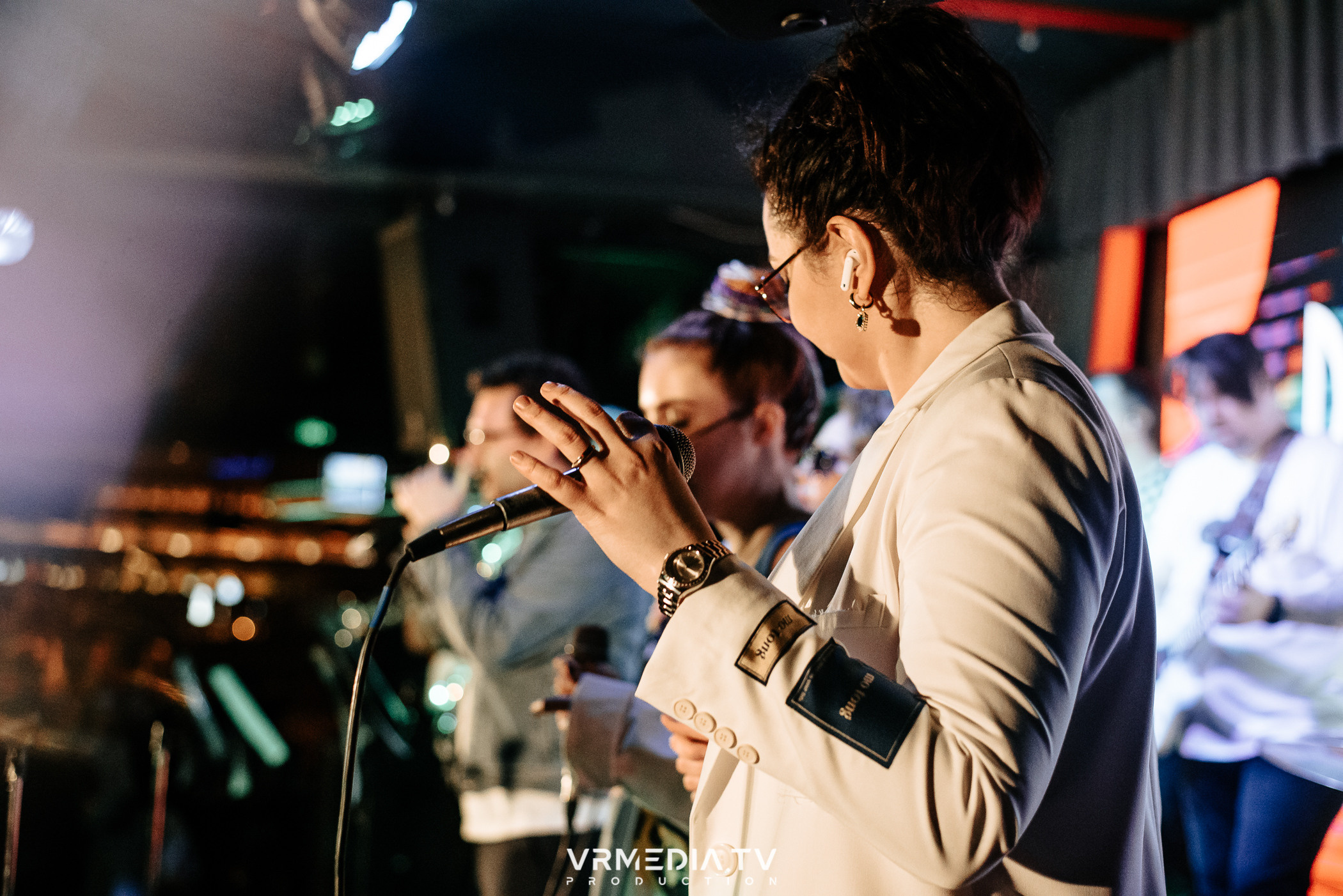 Джазовая среда: BBQueen: Переменная облачность