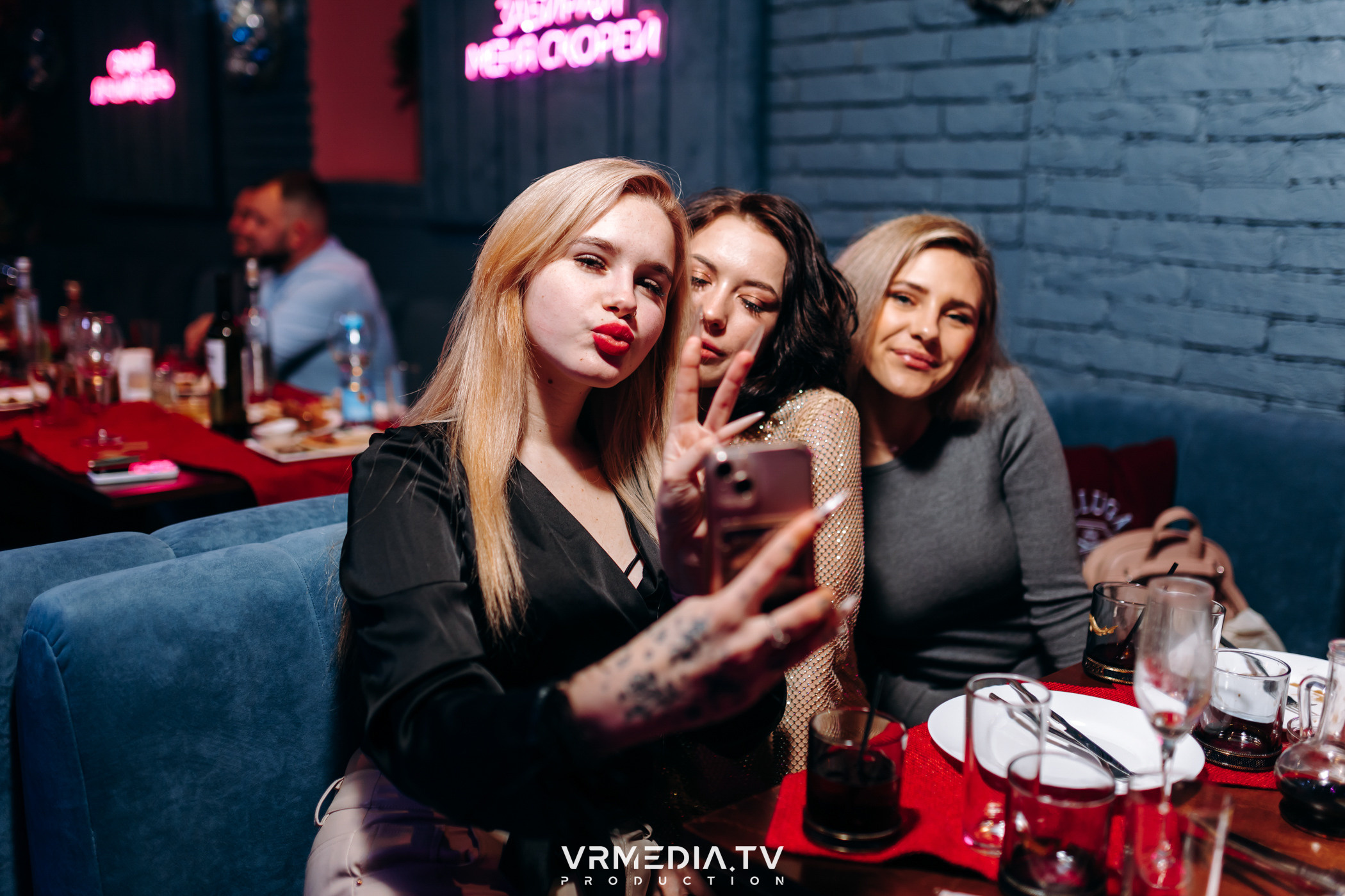 Новогодние корпоративы в караоке-баре «Опера»