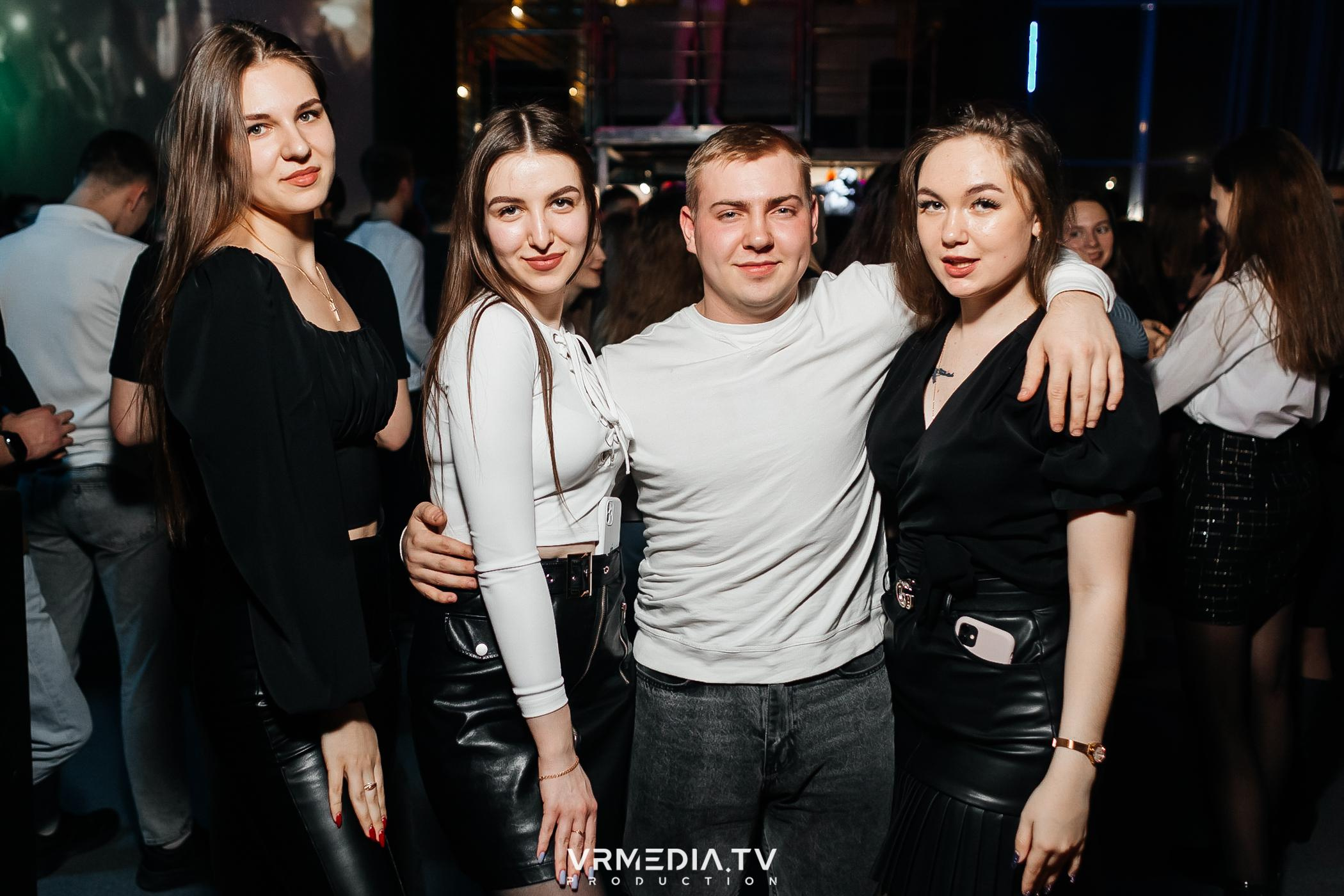 Выходные в баре «DOSKI»