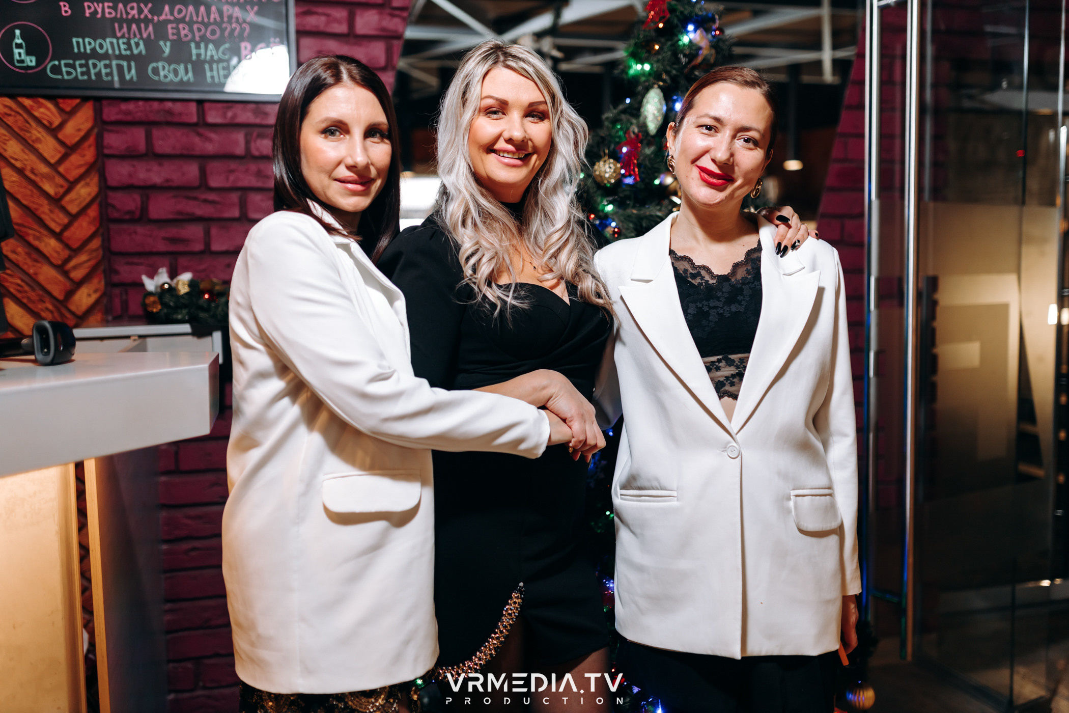 Новогодний вечер в ресторане «Friday»