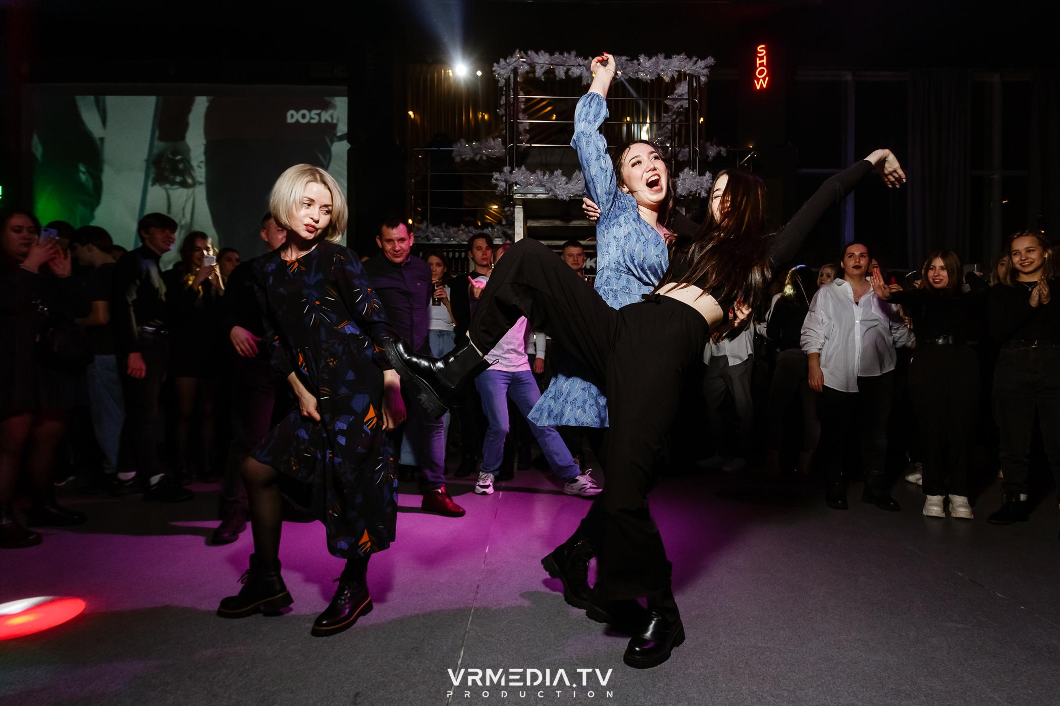 Выходные в баре «DOSKI»