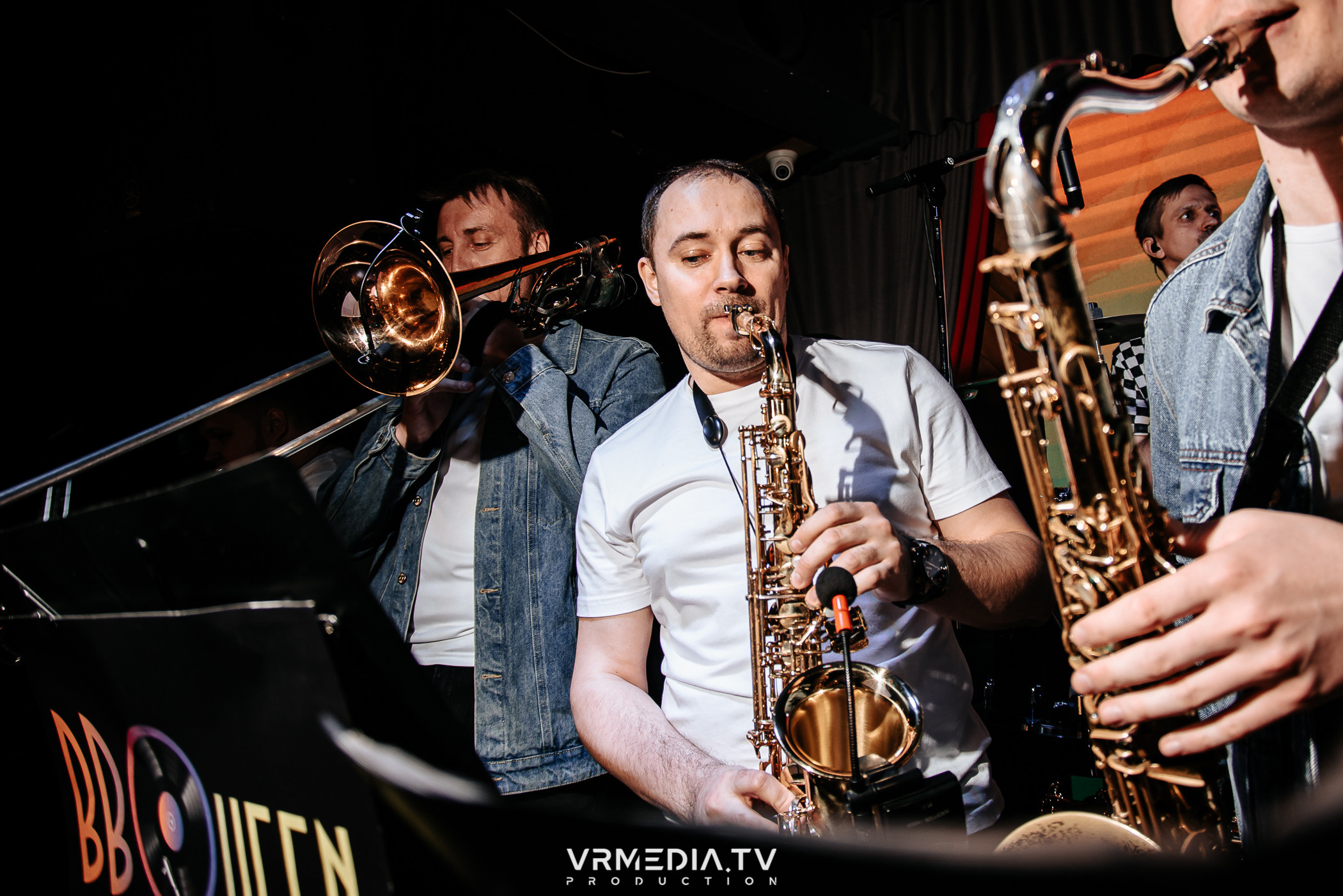 Джазовая среда: BBQueen: Переменная облачность