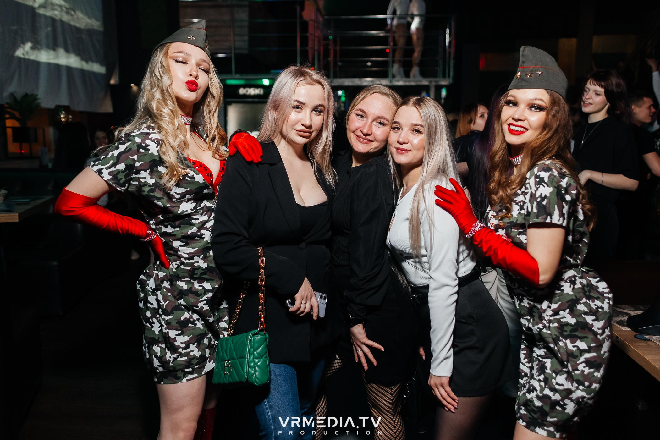 Выходные в баре «DOSKI»