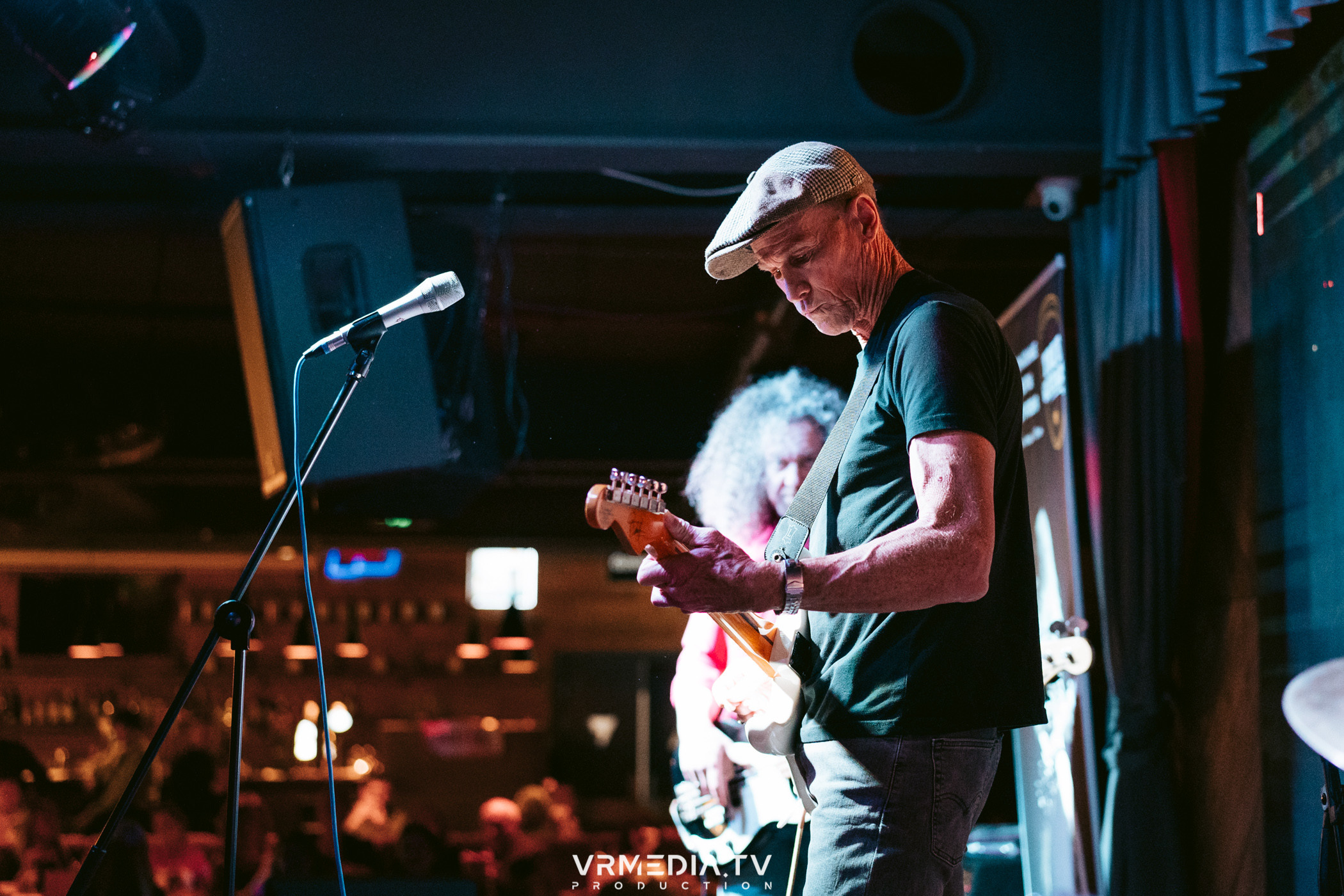 Джазовая среда: Чарльз Бёртон (США)