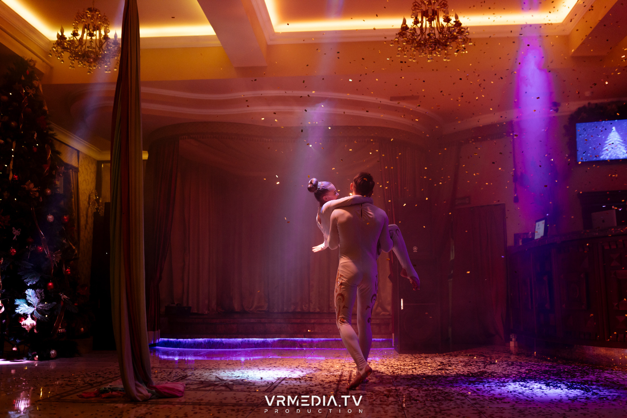 «Новогодний Мюзикл» в ресторане «Лазурный Берег»