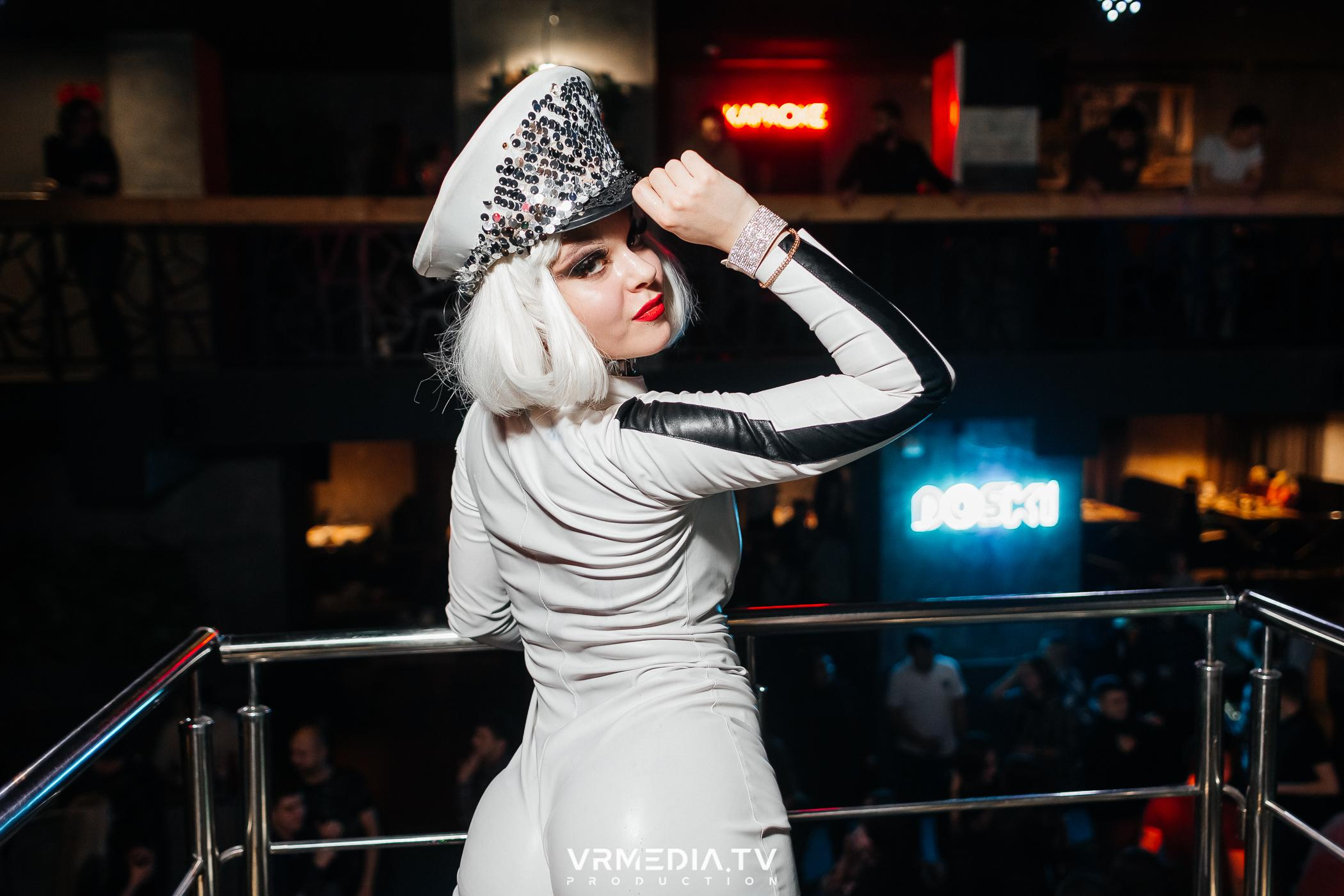 Выходные в баре «DOSKI»