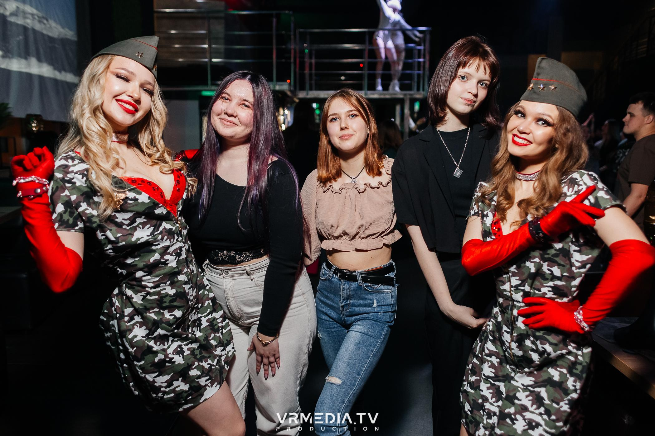 Выходные в баре «DOSKI»