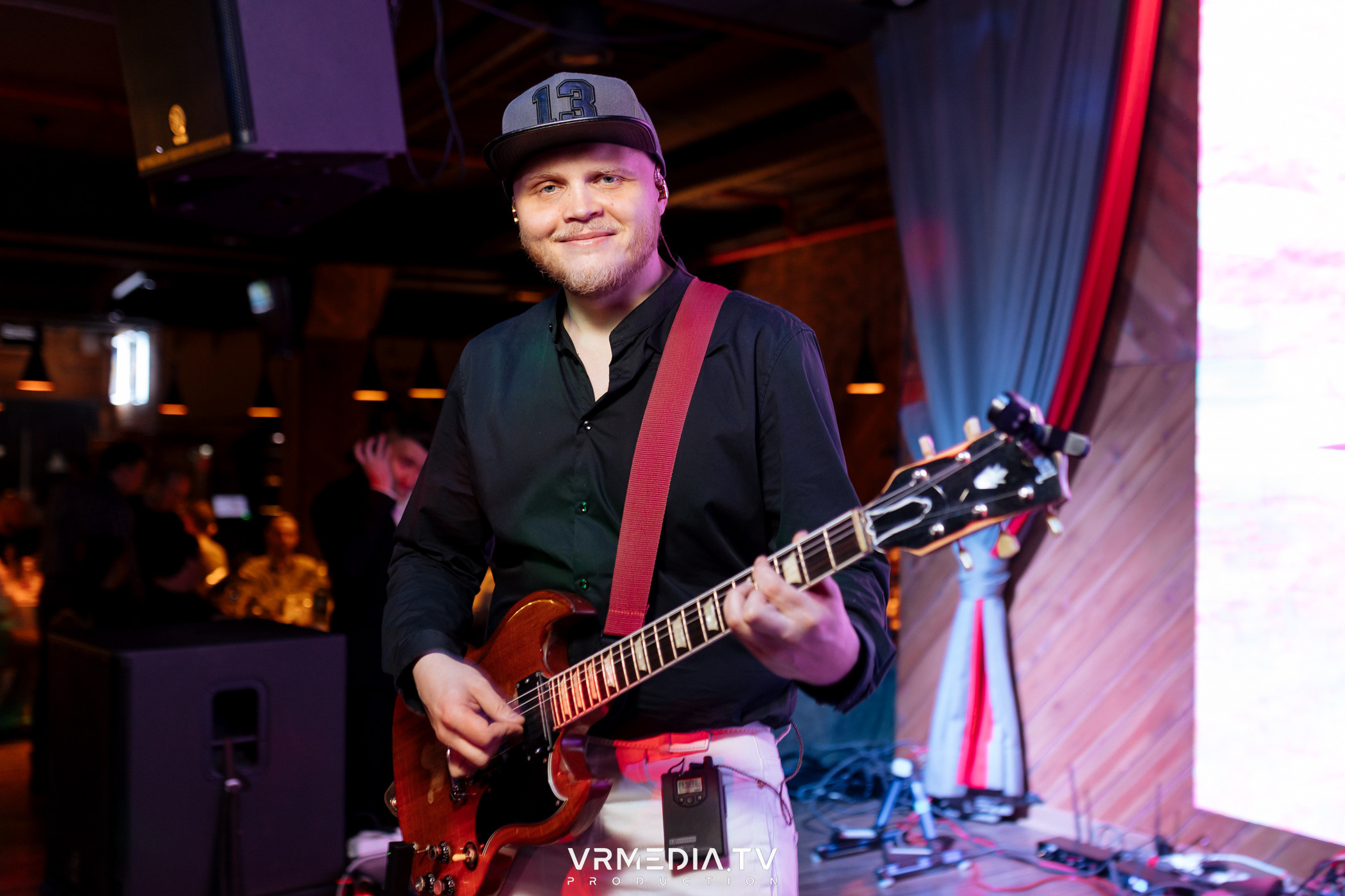 Жаркий новогодний корпоратив в гриль-баре «Жара»