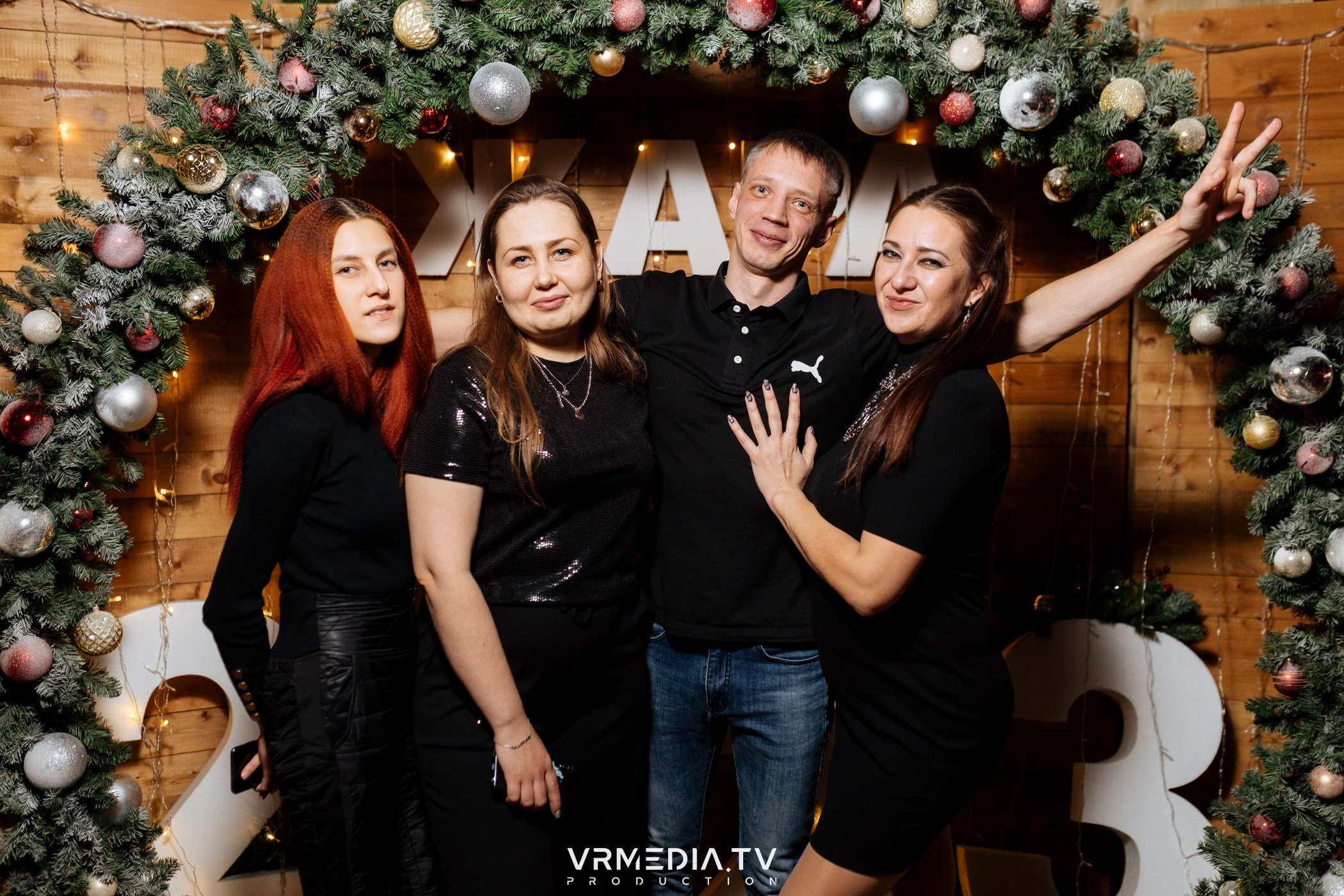 Жаркий новогодний корпоратив в гриль-баре «Жара»