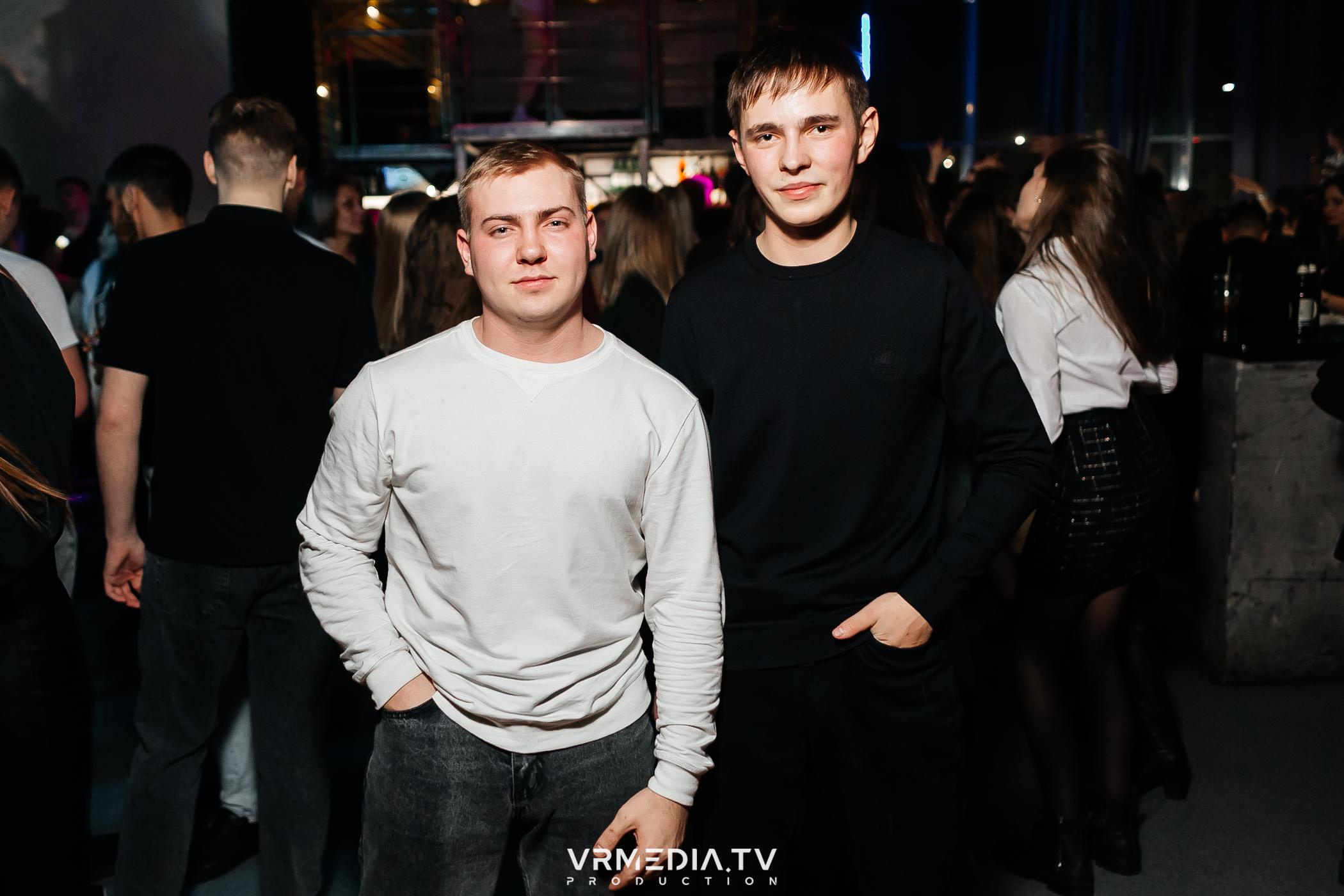 Выходные в баре «DOSKI»