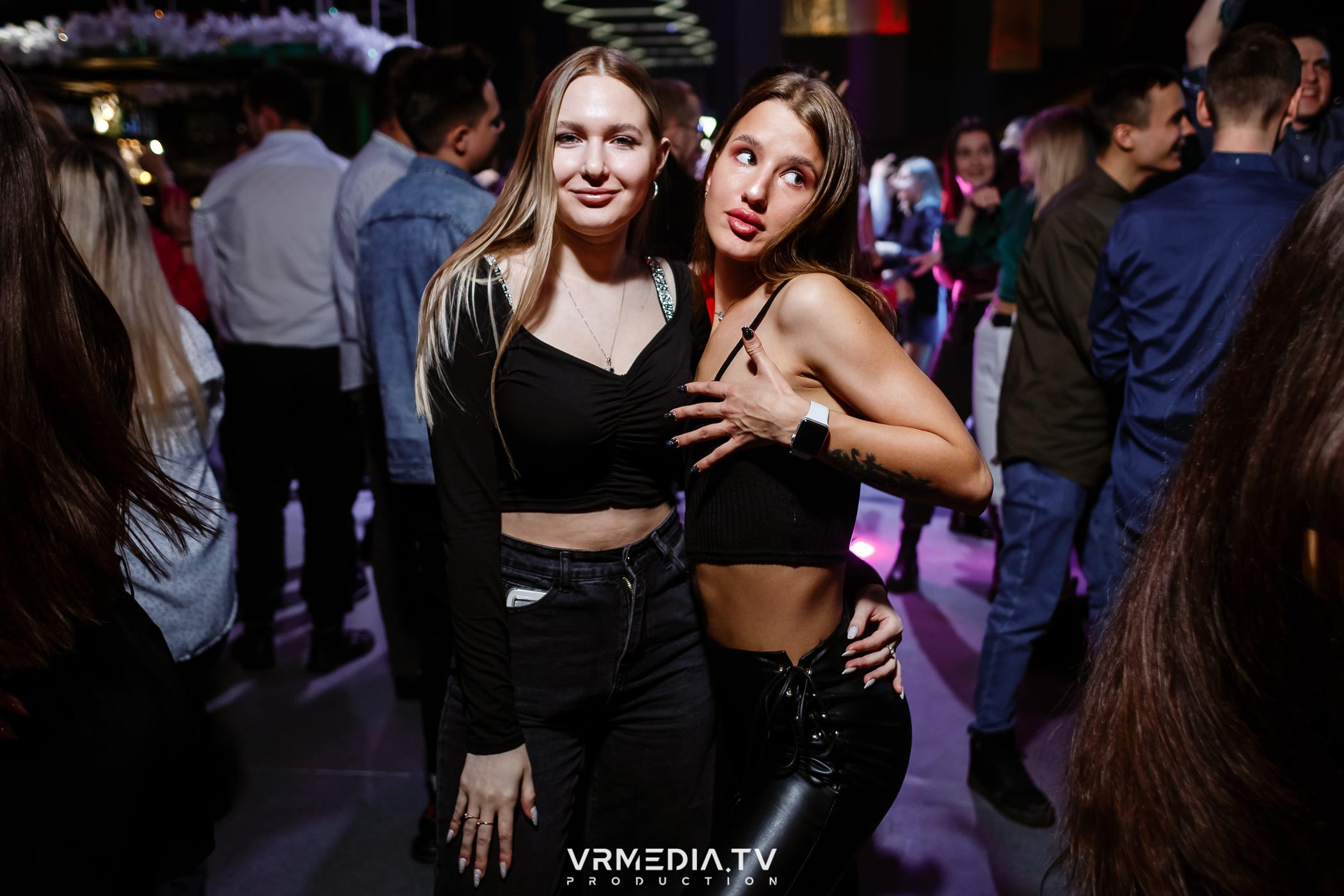 Выходные в баре «DOSKI»