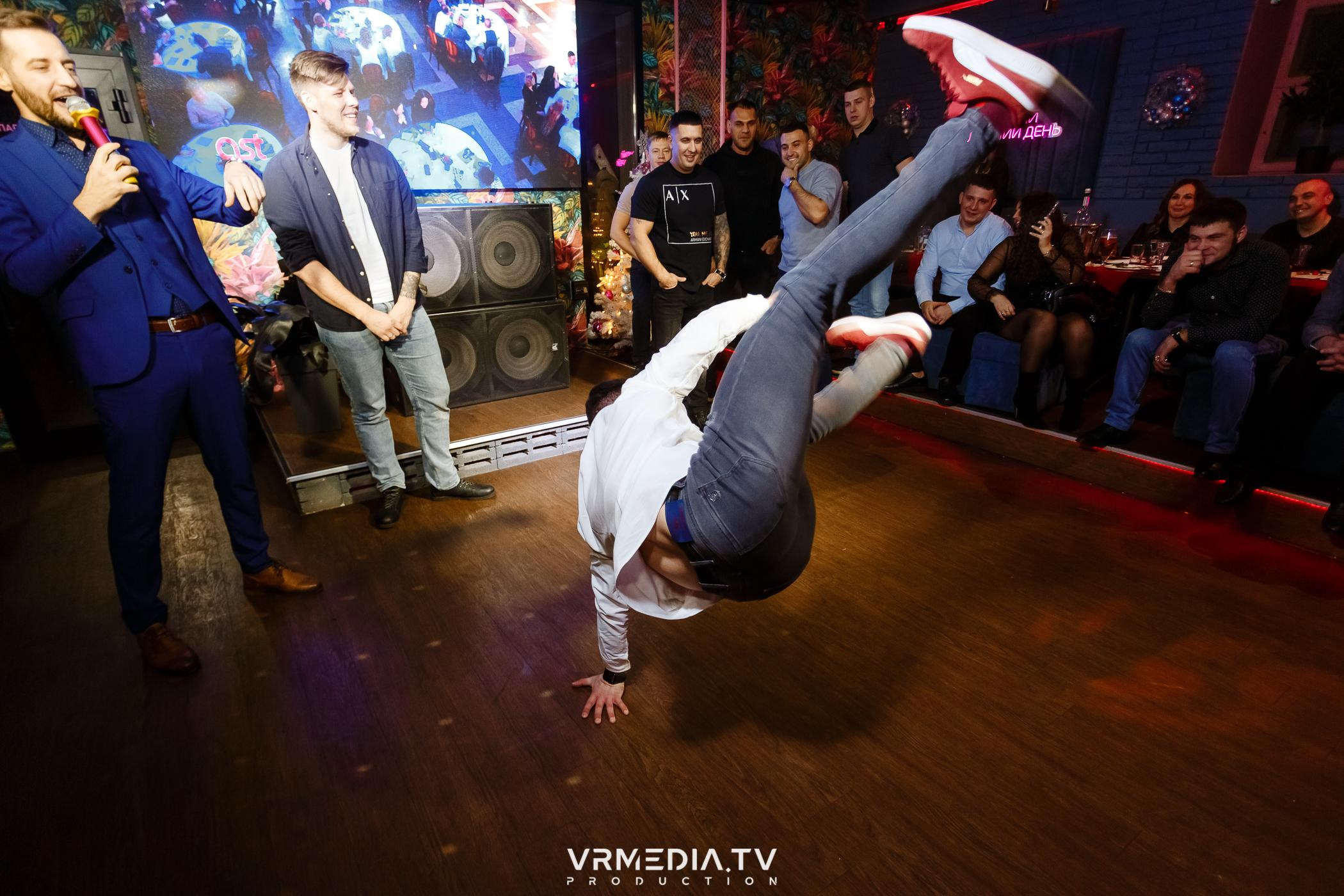 Новогодние корпоративы в караоке-баре «Опера»