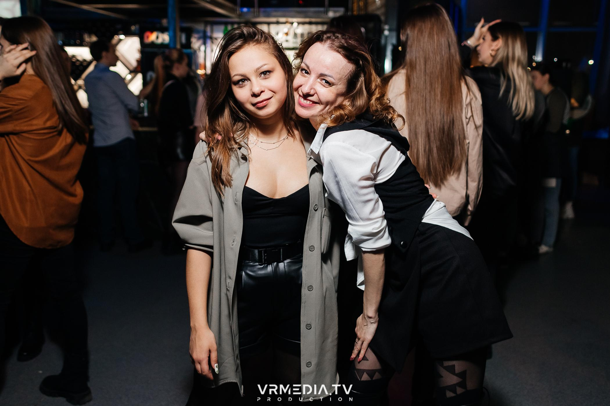 Выходные в баре «DOSKI»