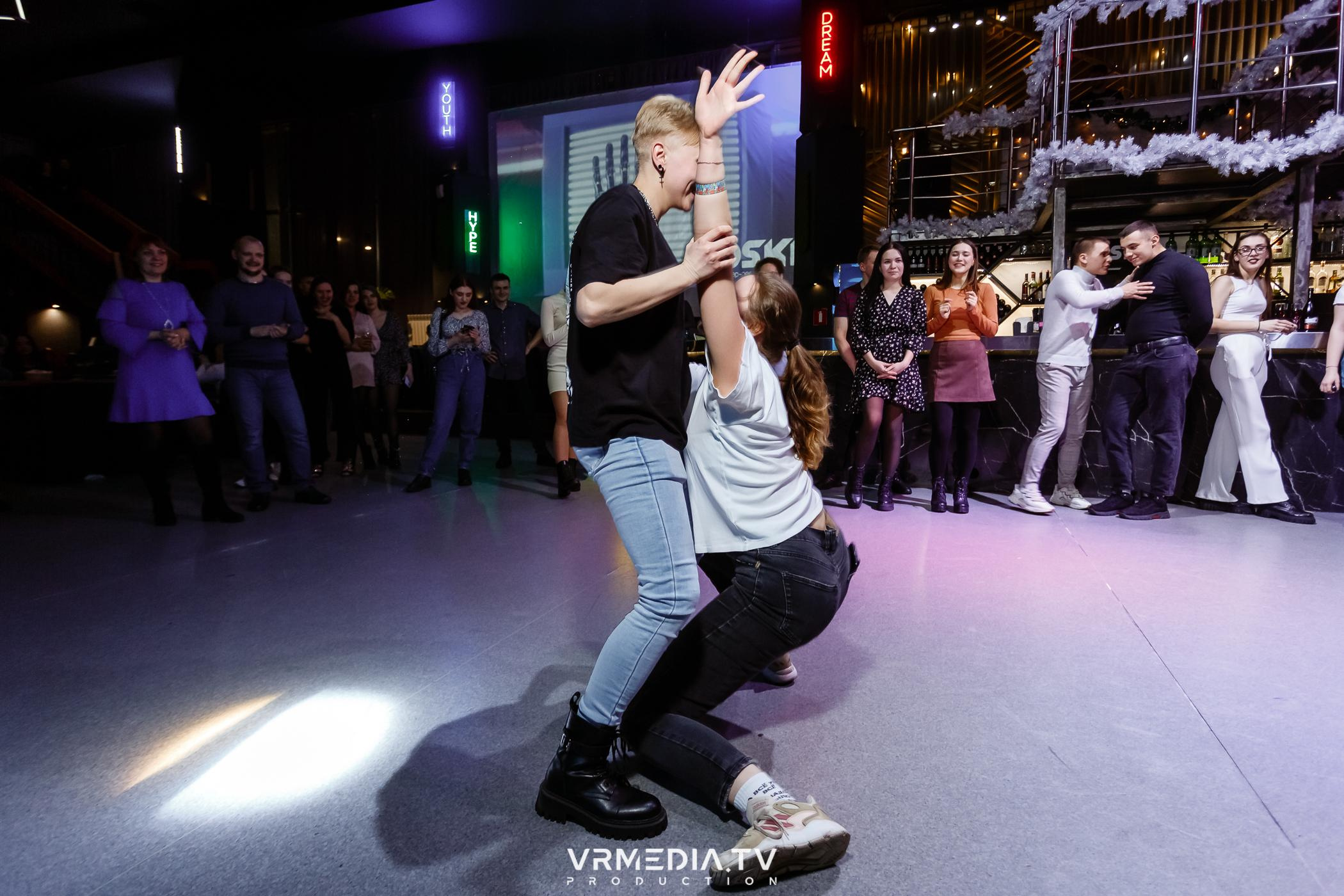 Выходные в баре «DOSKI»