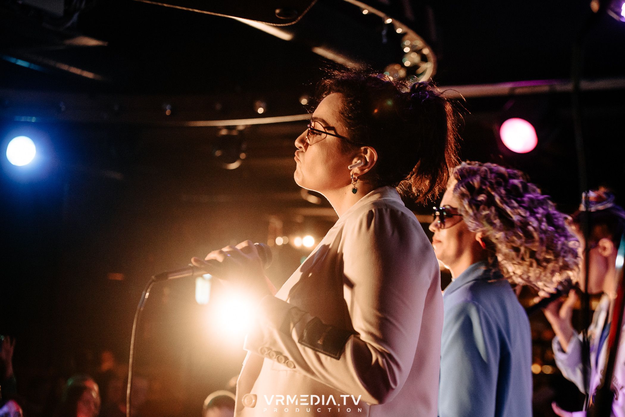 Джазовая среда: BBQueen: Переменная облачность