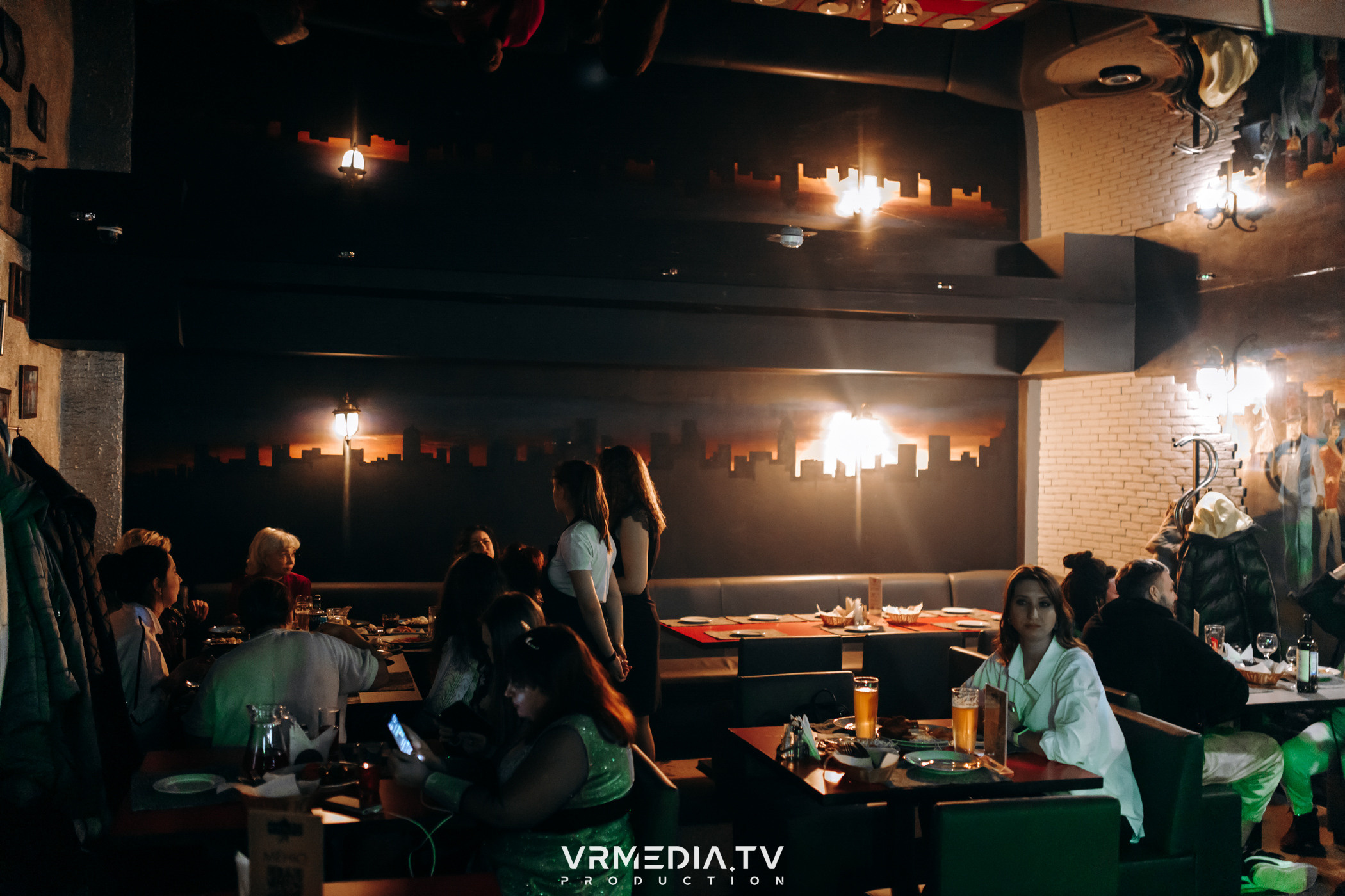 Международный женский день в караоке-баре «Chicago»