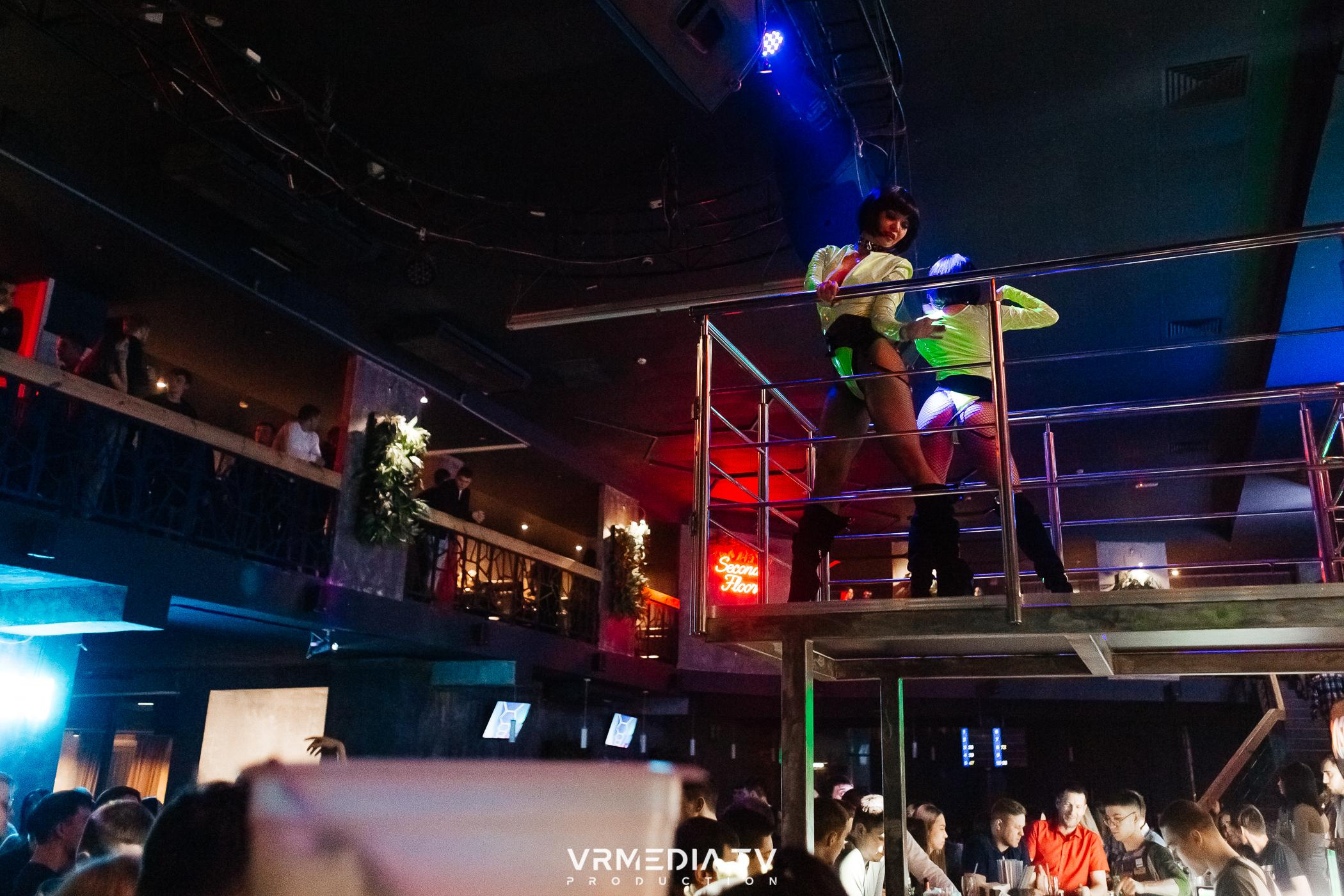 Выходные в баре «DOSKI»