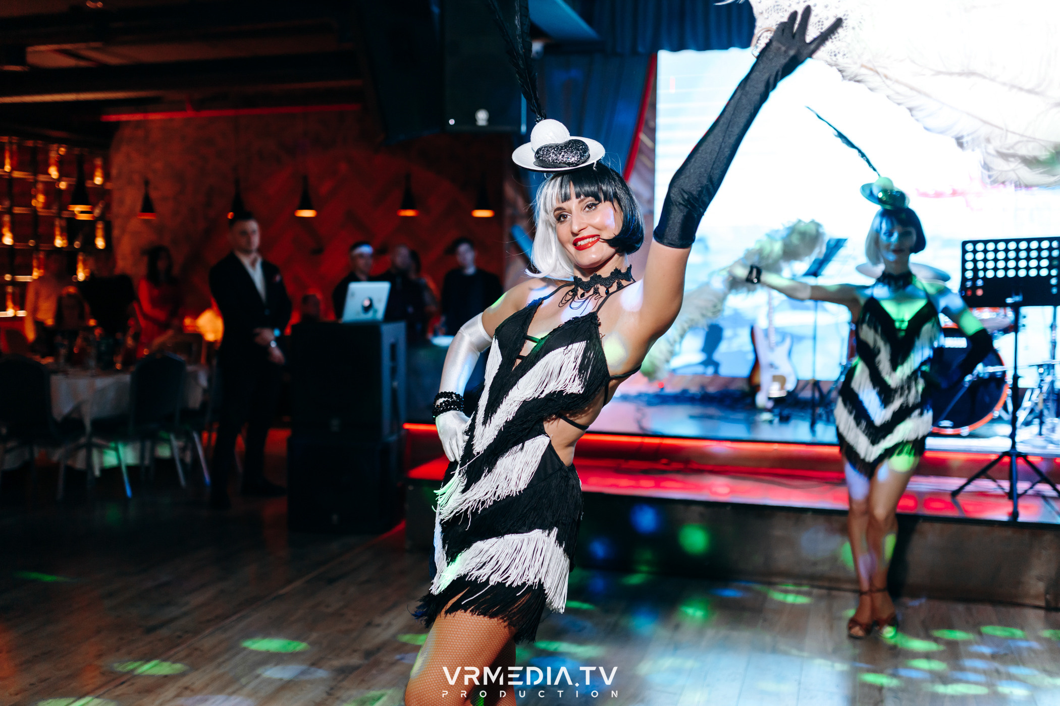 Жаркий новогодний корпоратив в гриль-баре «Жара»