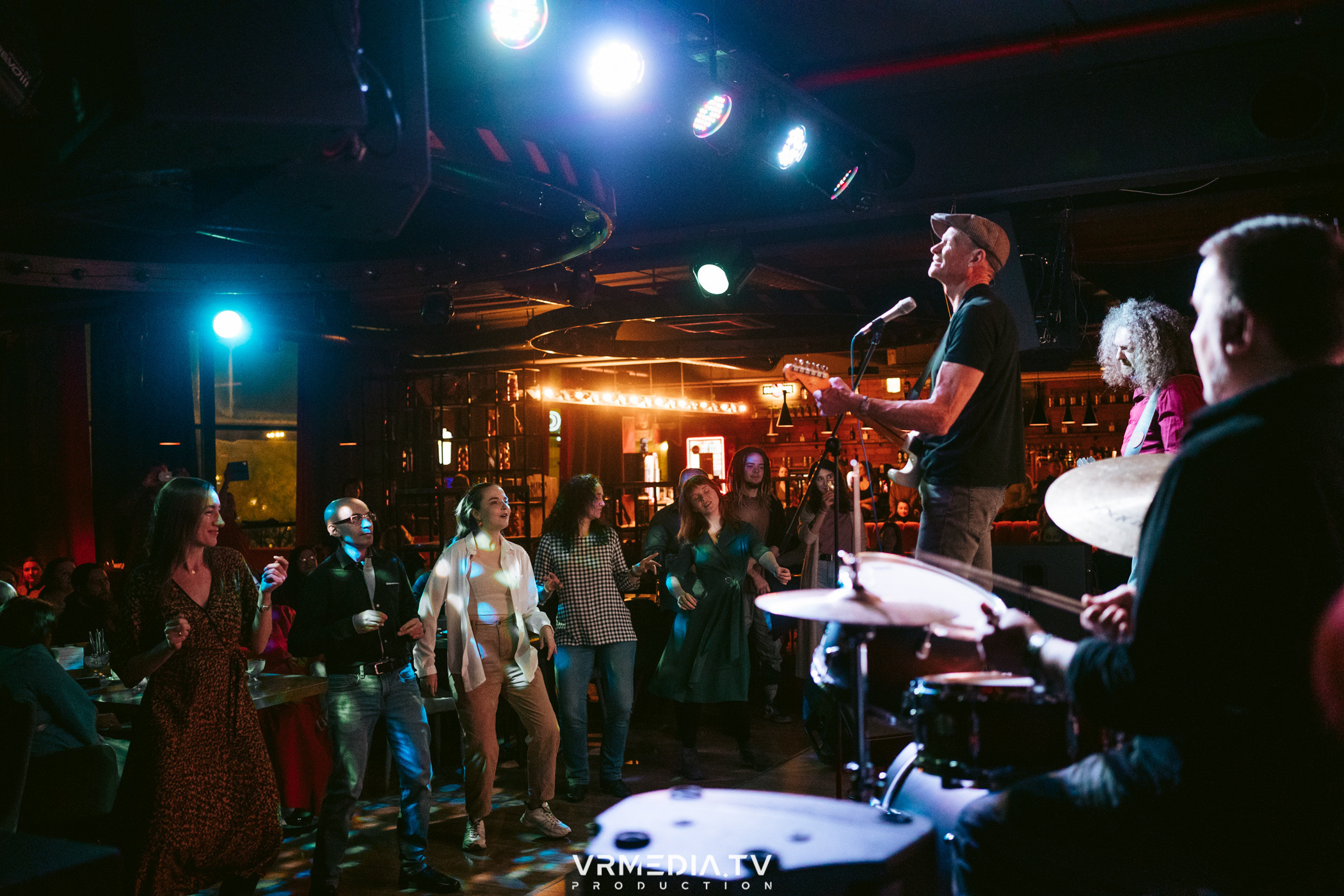 Джазовая среда: Чарльз Бёртон (США)